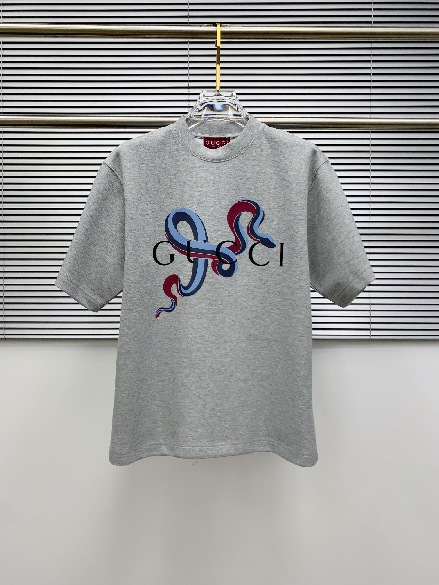 NO:120623,Gujia 2025 autumn and winter new thickened original single men's casual base short-sleeved T-shirt!  High-end customization, high-end version, fashionable and versatile, loose version, original imported 420g double-strand pure cotton fabric, threaded cuffs, neckline hem, super soft and delicate, skin-friendly and comfortable to wear, high-end boutique, OEM, fine-made top body, very good, men's essential items, three-standard size M-2XL maximum size can be worn about 200 catties, gucci, T-shirt, tees, t-shirt, alexander wang19860909古家2025秋冬新款加厚原单男士休闲打底短袖T恤！高端定制 高版本 时尚百搭爆款宽松版型原版进口420克双股纯棉面料 螺纹袖口.领口衣摆 手感超柔软细腻 穿着亲肤舒适 高端精品 代工厂精细做上身非常赞 男士必备单品 三标齐全 尺码M-2XL最大码可穿200斤左右,,gucci,T-shirt,tees，t-shirt,alexander wang,Men's clothing