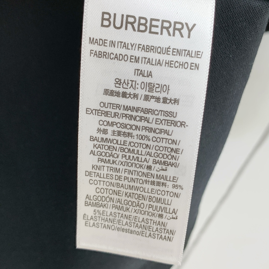 🍀 P145ss巴宝莉纯棉最新面料经典标识图案logo时尚简约潮流短袖，最顶级的品质专柜原单短袖，顶级制作工艺进口面料，专柜款独特设计，采用进口高端订制面料。官网在售！面料版型超赞 码数：..黑白色 M-3XL