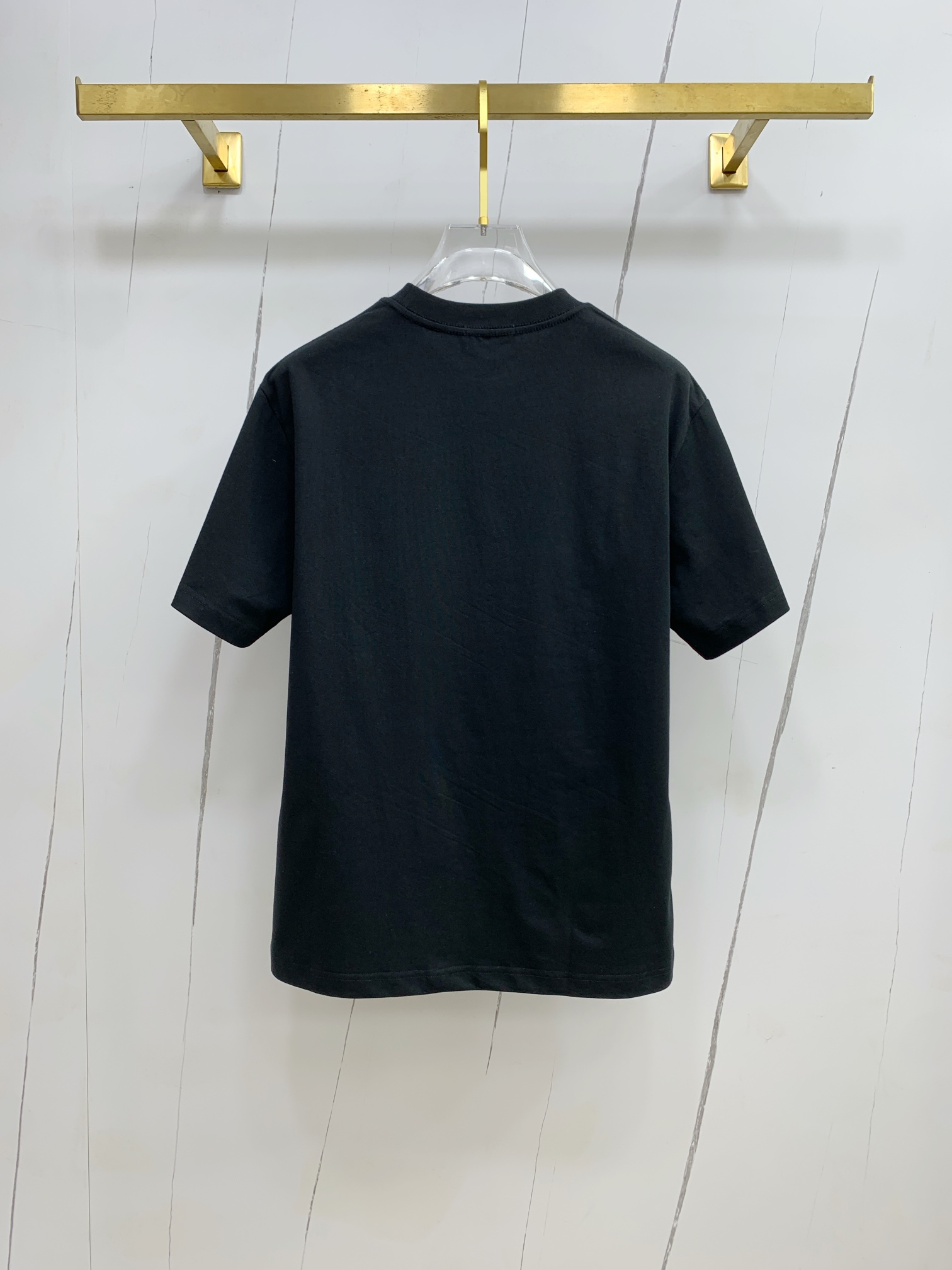 🍀 P145ss迪奥纯棉最新面料经典标识图案logo时尚简约潮流短袖，最顶级的品质专柜原单短袖，顶级制作工艺进口面料，专柜款独特设计，采用进口高端订制面料。官网在售！面料版型超赞 码数：..黑白色 M-3XL