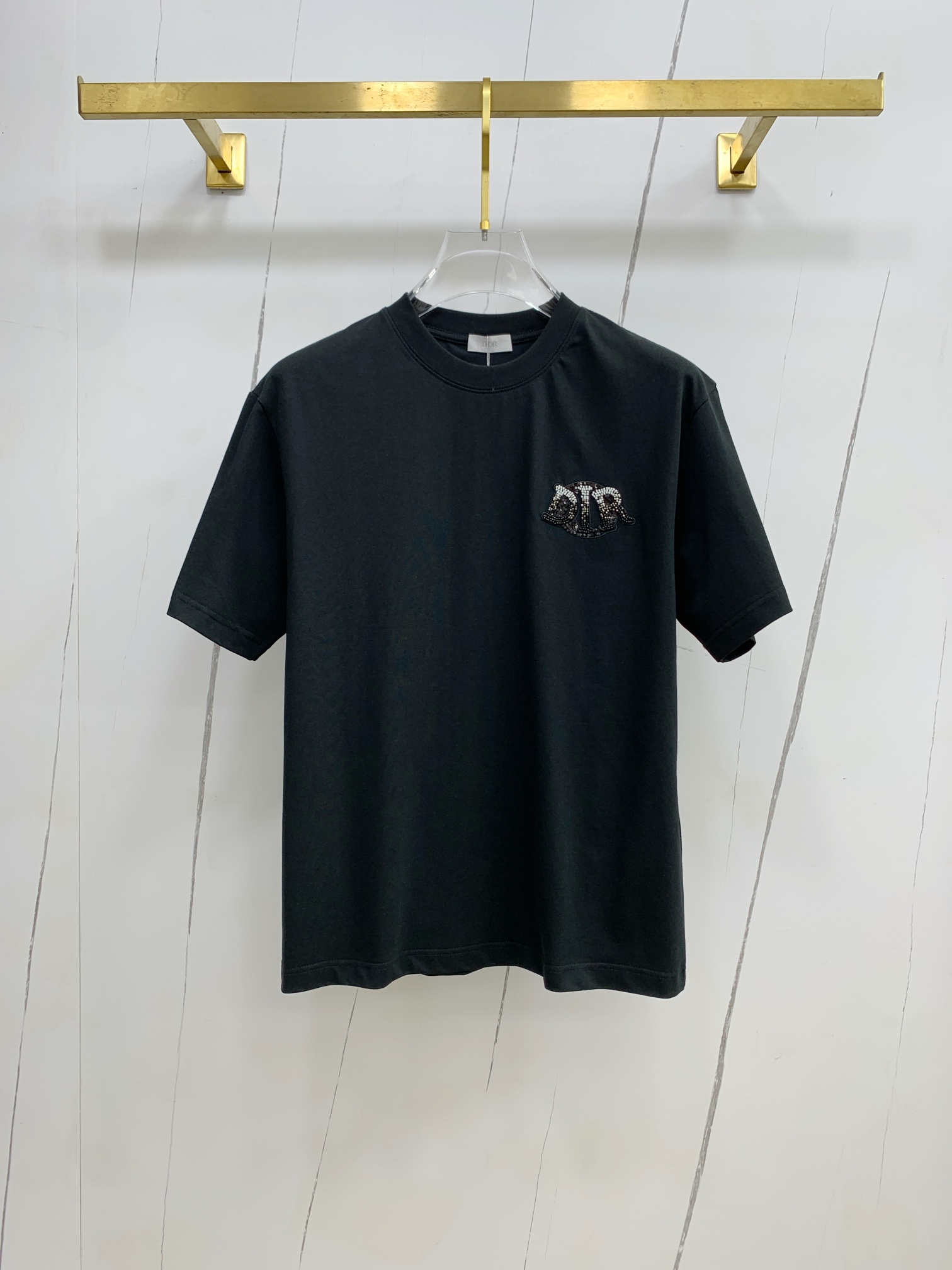 🍀 P145ss迪奥纯棉最新面料经典标识图案logo时尚简约潮流短袖，最顶级的品质专柜原单短袖，顶级制作工艺进口面料，专柜款独特设计，采用进口高端订制面料。官网在售！面料版型超赞 码数：..黑白色 M-3XL