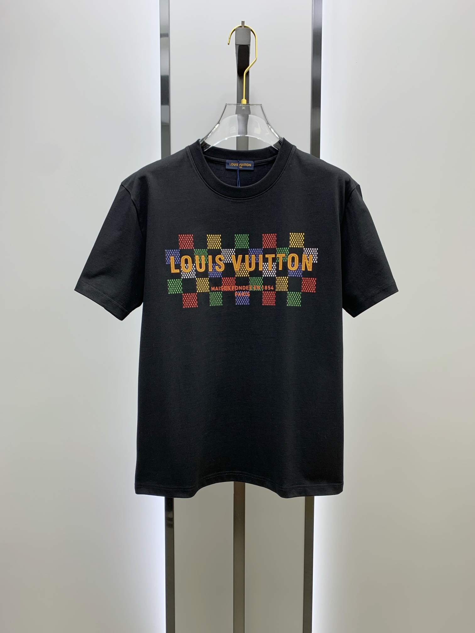 NO:118793,Donkey 25ss Spring and Summer New Short-sleeved T-shirt Comes to identify golo!  Simple and fashionable. Loose and casual round neck, comfortable and easy to wear. It uses 260 grams of pure cotton fabric, excellent quality. This spring and summer must be arranged!  Black color, code number XS-L, louis vuitton,louis vuitton,t-shirt,alexander wang19860909驴家25ss春夏新款短袖 T 恤来咯标识golo！简约又时尚.宽松休闲的圆领,舒适好穿.采用 260 克重纯棉面料,品质超赞.这个春夏,必须安排上！ 颜色黑、 码数XS-L,,louis vuitton,louis vuitton,T-shirt,alexander wang,Men's clothing