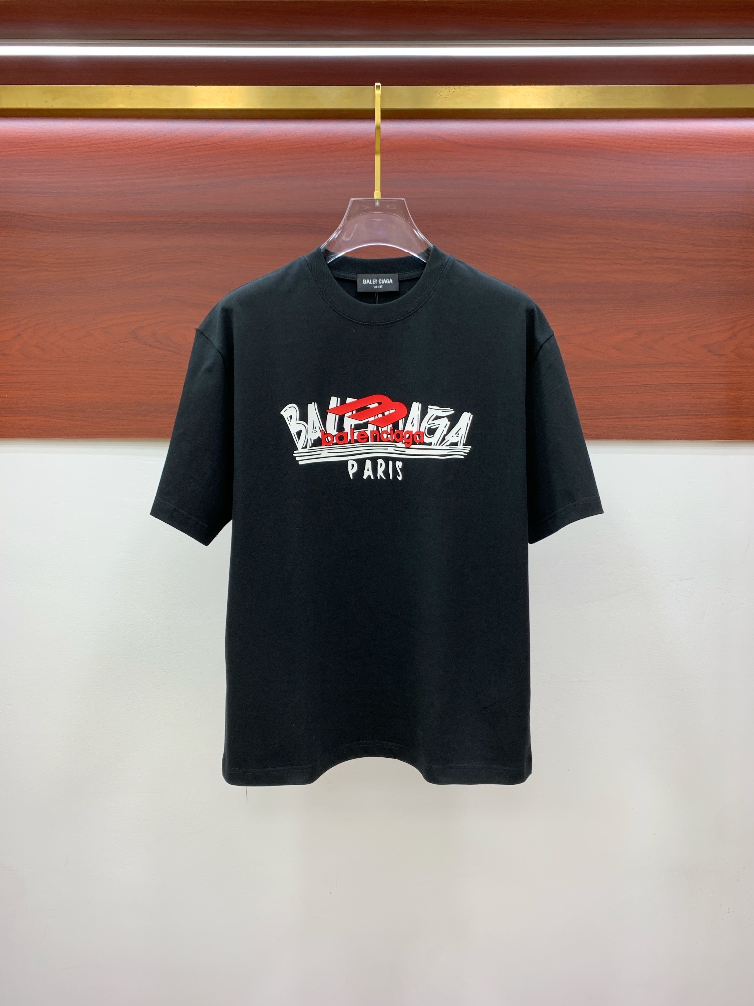 NO:133116,Paris Home 2025 new original single men's casual base short-sleeved T-shirt!  High-end customization, high-end version, fashionable and versatile, loose version, original imported double-strand pure cotton fabric, threaded cuffs, neckline hem, super soft and delicate, skin-friendly and comfortable to wear, high-end boutique, OEM, fine-made top body, very good, men's essential items, three-standard size, maximum size M-2XL can wear about 200 catties,,balenciaga, T-shirt,tees,t-shirt,alexander wang19860909巴黎家2025新款原单男士休闲打底短袖T恤！高端定制 高版本 时尚百搭爆款宽松版型原版进口双股纯棉面料 螺纹袖口.领口衣摆 手感超柔软细腻 穿着亲肤舒适 高端精品 代工厂精细做上身非常赞 男士必备单品 三标齐全 尺码M-2XL最大码可穿200斤左右,,balenciaga,T-shirt,tees，t-shirt,alexander wang,Men's clothing