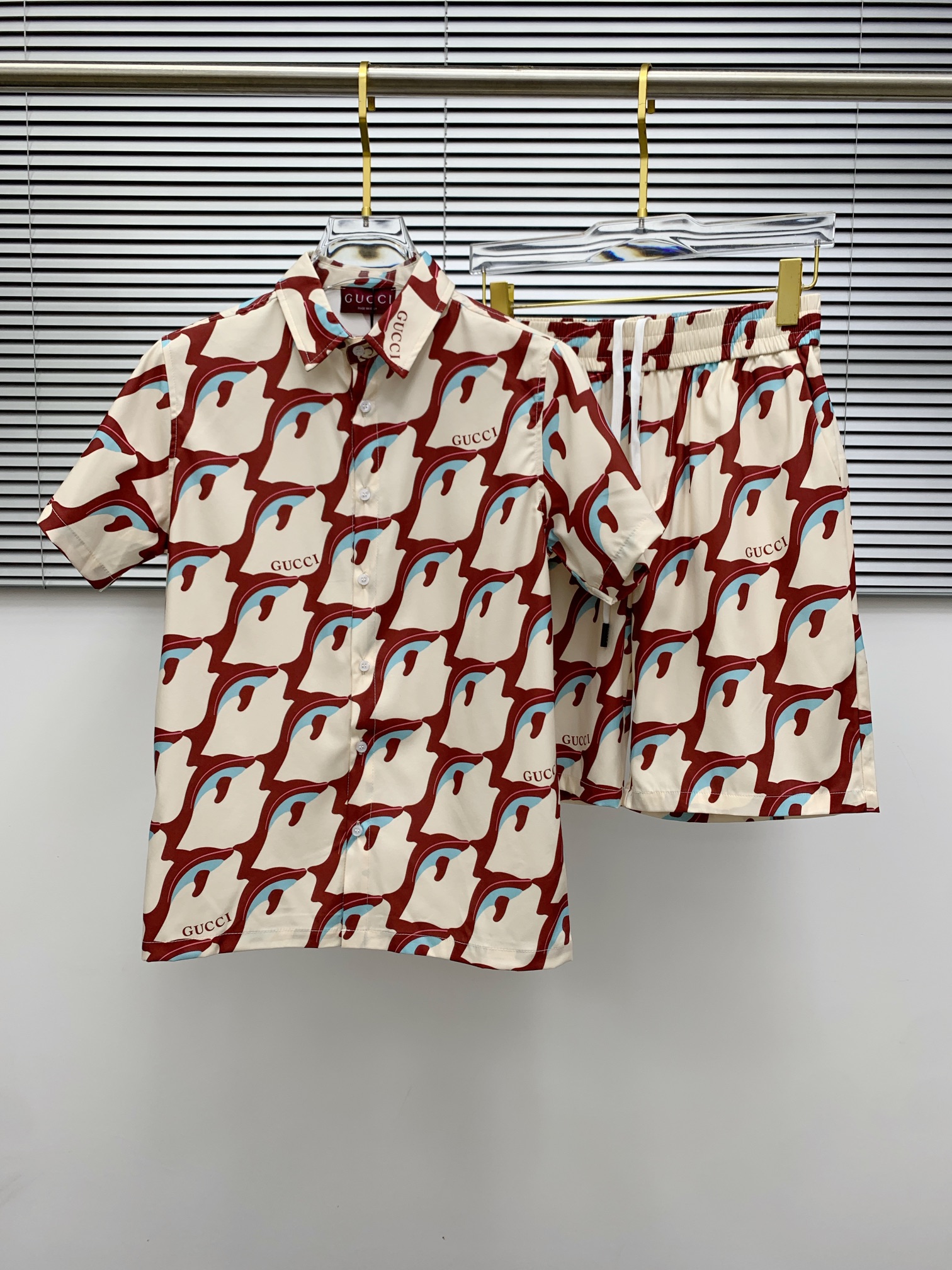 Gucci Print Lapel Short Sleeve Shirt Set - High-End Summer Style 2 i1740067500 8289 0
