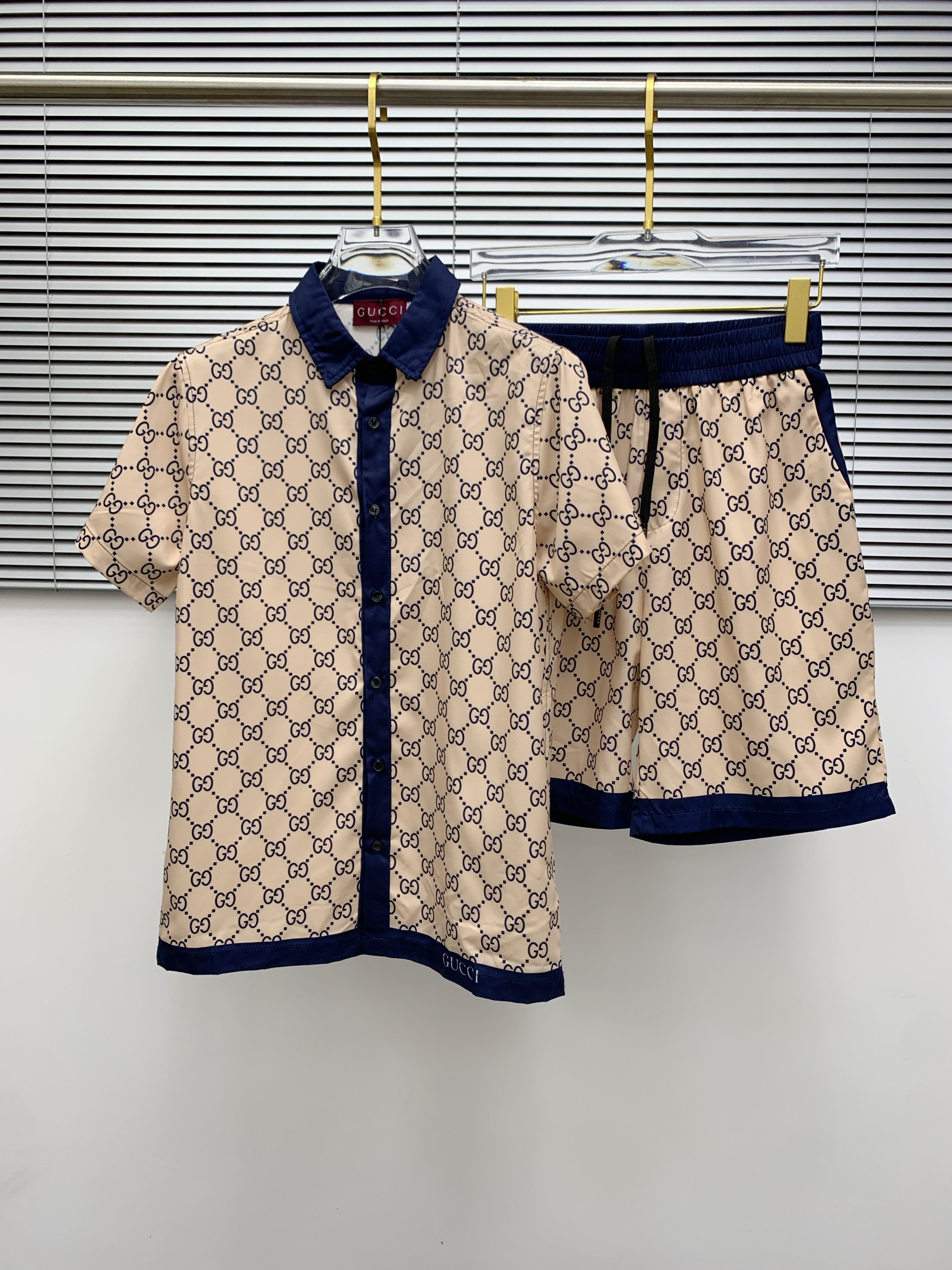 Gucci Print Short Sleeve Shirt Set - High-End Summer Collection 2 i1740067544 1931 0