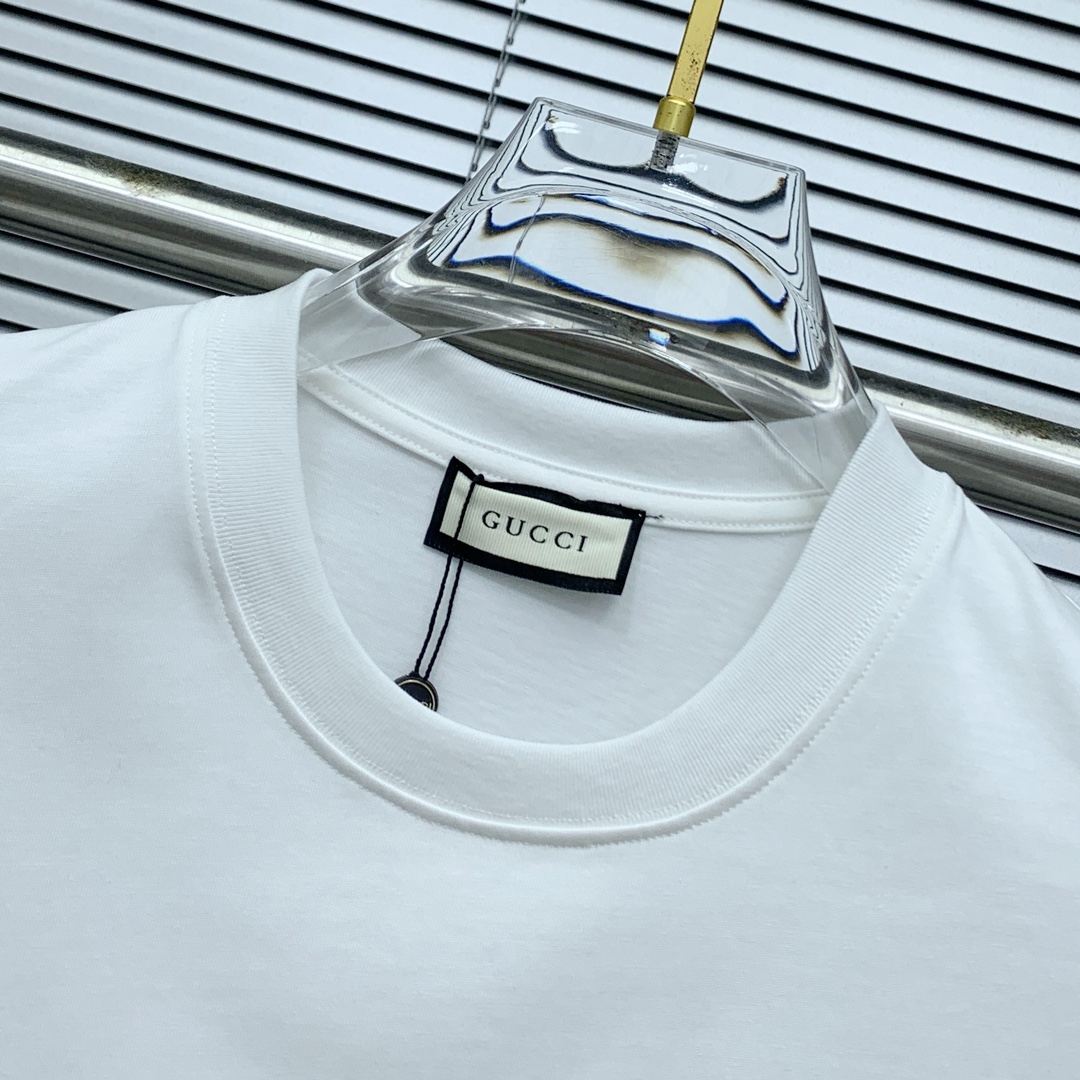 ss古驰纯棉最新面料（最高版本）经典标识图案logo时尚简约潮流短袖，最顶级的品质专柜原单短袖，顶级制作