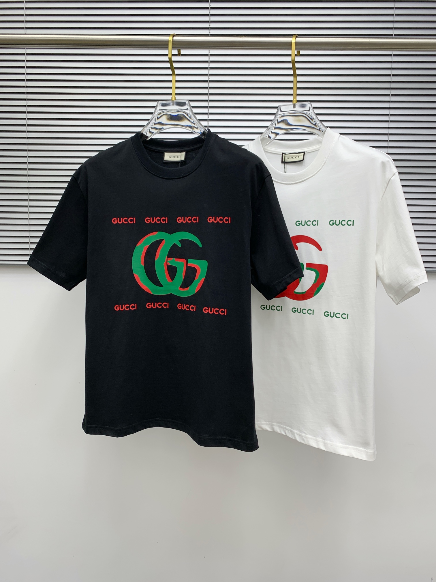 ss古驰纯棉最新面料（最高版本）经典标识图案logo时尚简约潮流短袖，最顶级的品质专柜原单短袖，顶级制作