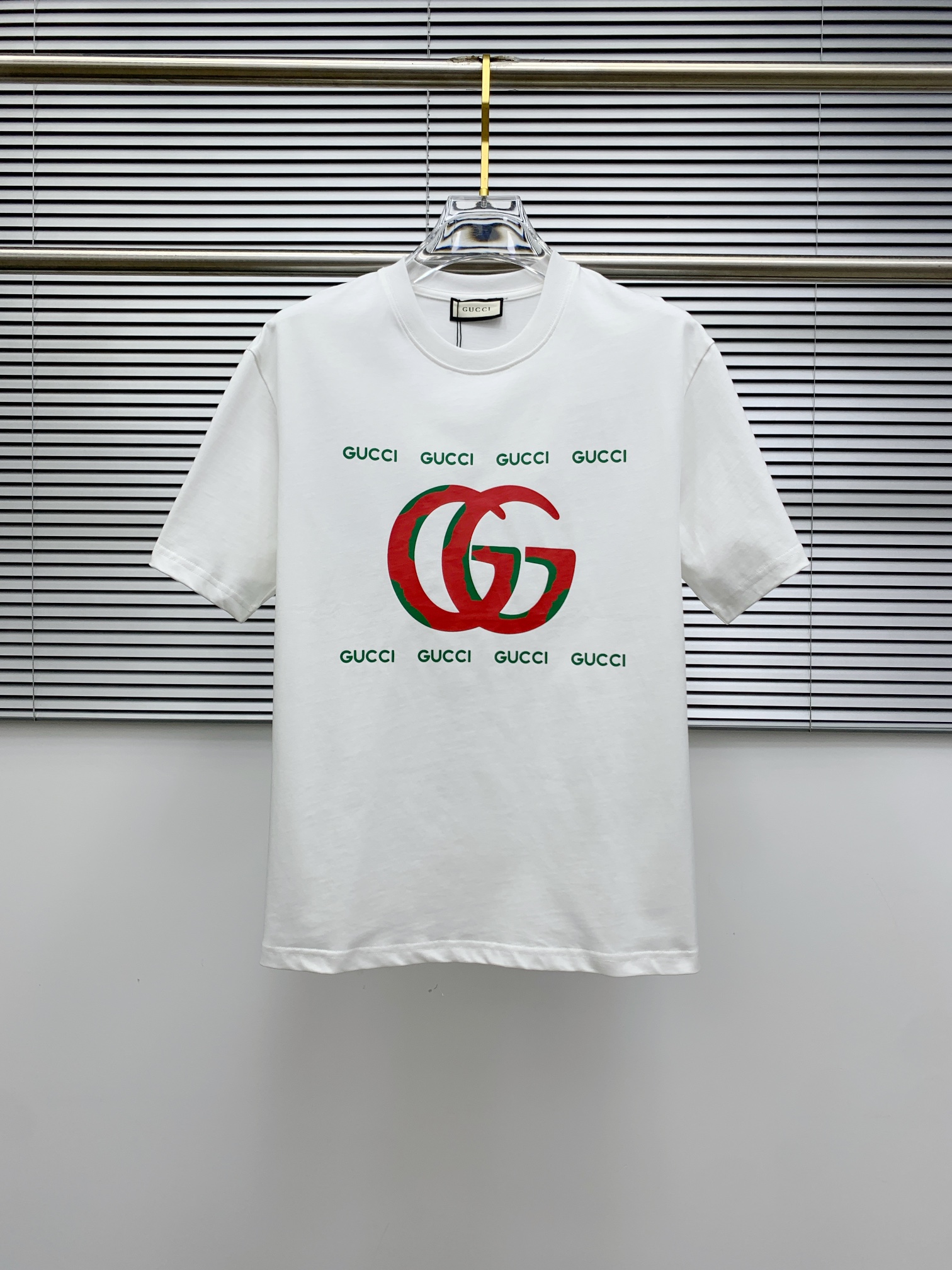 ss古驰纯棉最新面料（最高版本）经典标识图案logo时尚简约潮流短袖，最顶级的品质专柜原单短袖，顶级制作