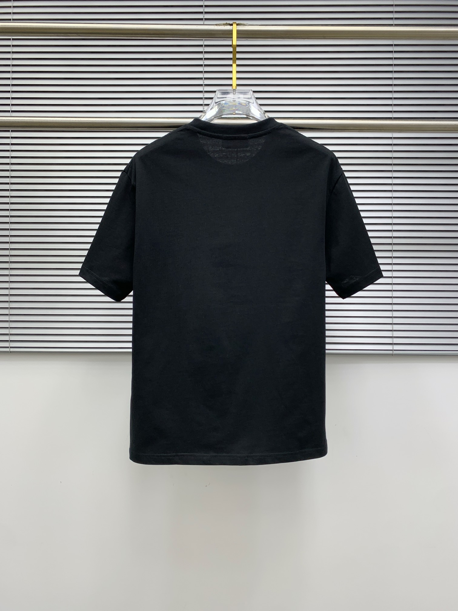 ss古驰纯棉最新面料（最高版本）经典标识图案logo时尚简约潮流短袖，最顶级的品质专柜原单短袖，顶级制作