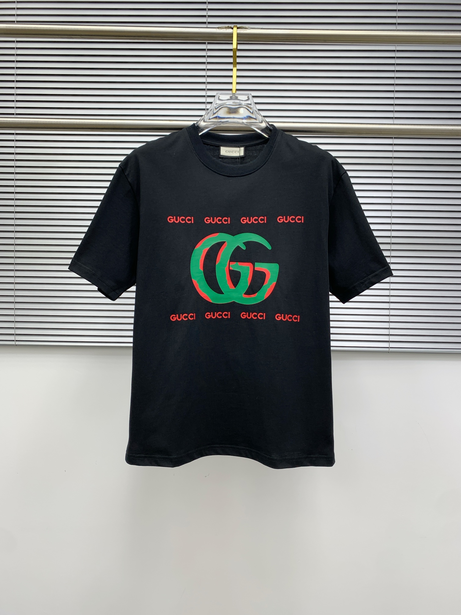 ss古驰纯棉最新面料（最高版本）经典标识图案logo时尚简约潮流短袖，最顶级的品质专柜原单短袖，顶级制作