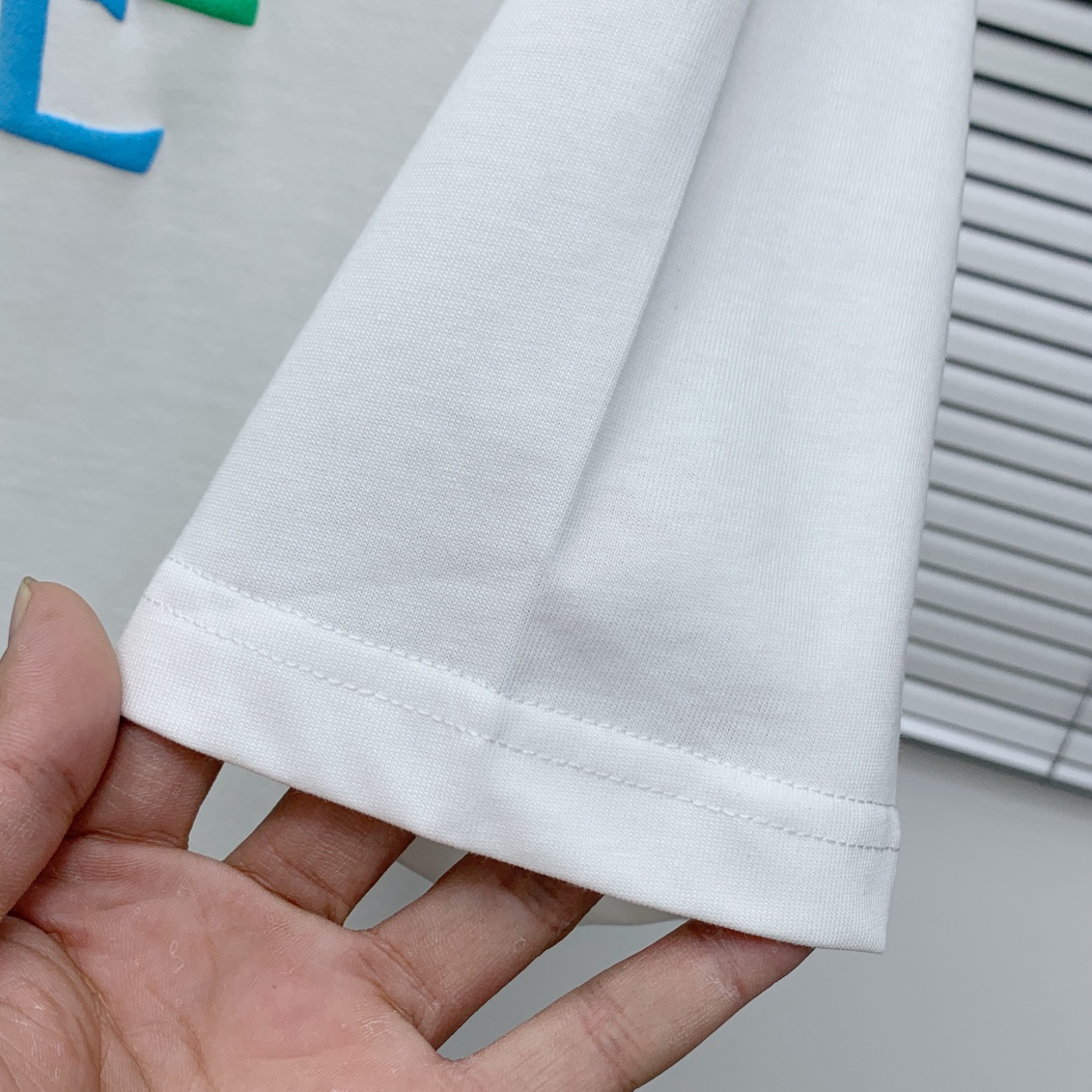 ss罗意威纯棉最新面料（最高版本）经典标识图案logo时尚简约潮流短袖，最顶级的品质专柜原单短袖，顶级制