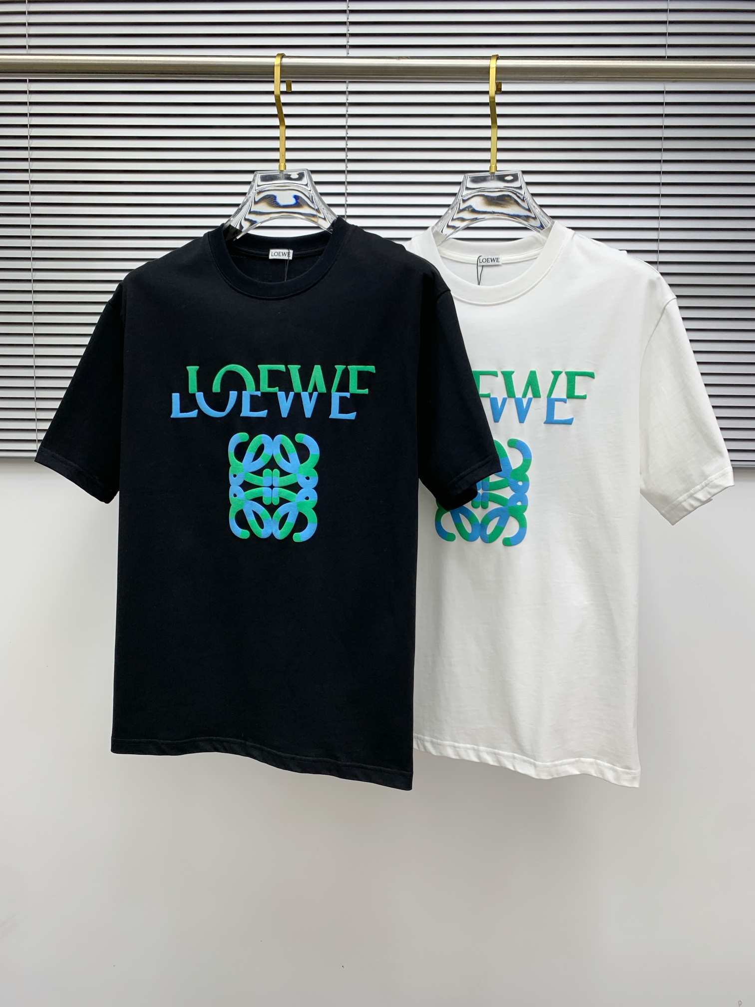 ss罗意威纯棉最新面料（最高版本）经典标识图案logo时尚简约潮流短袖，最顶级的品质专柜原单短袖，顶级制