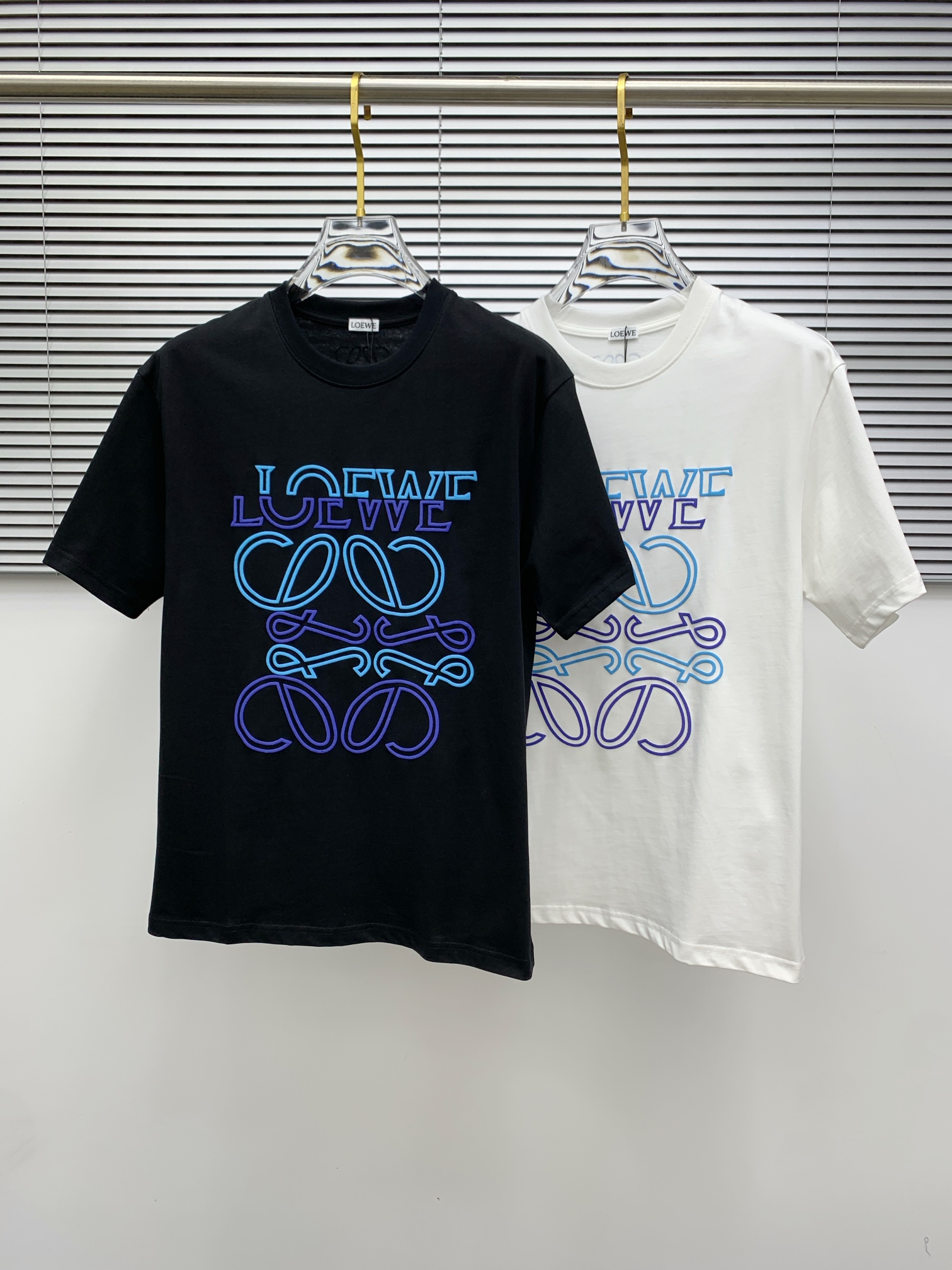 ss罗意威纯棉最新面料（最高版本）经典标识图案logo时尚简约潮流短袖，最顶级的品质专柜原单短袖，顶级制