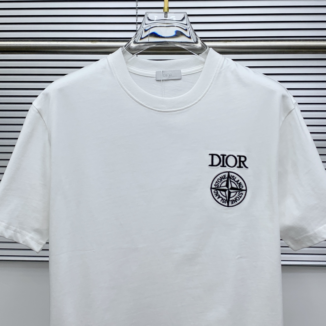 ss迪奥纯棉最新面料（最高版本）经典标识图案logo时尚简约潮流短袖，最顶级的品质专柜原单短袖，顶级制作