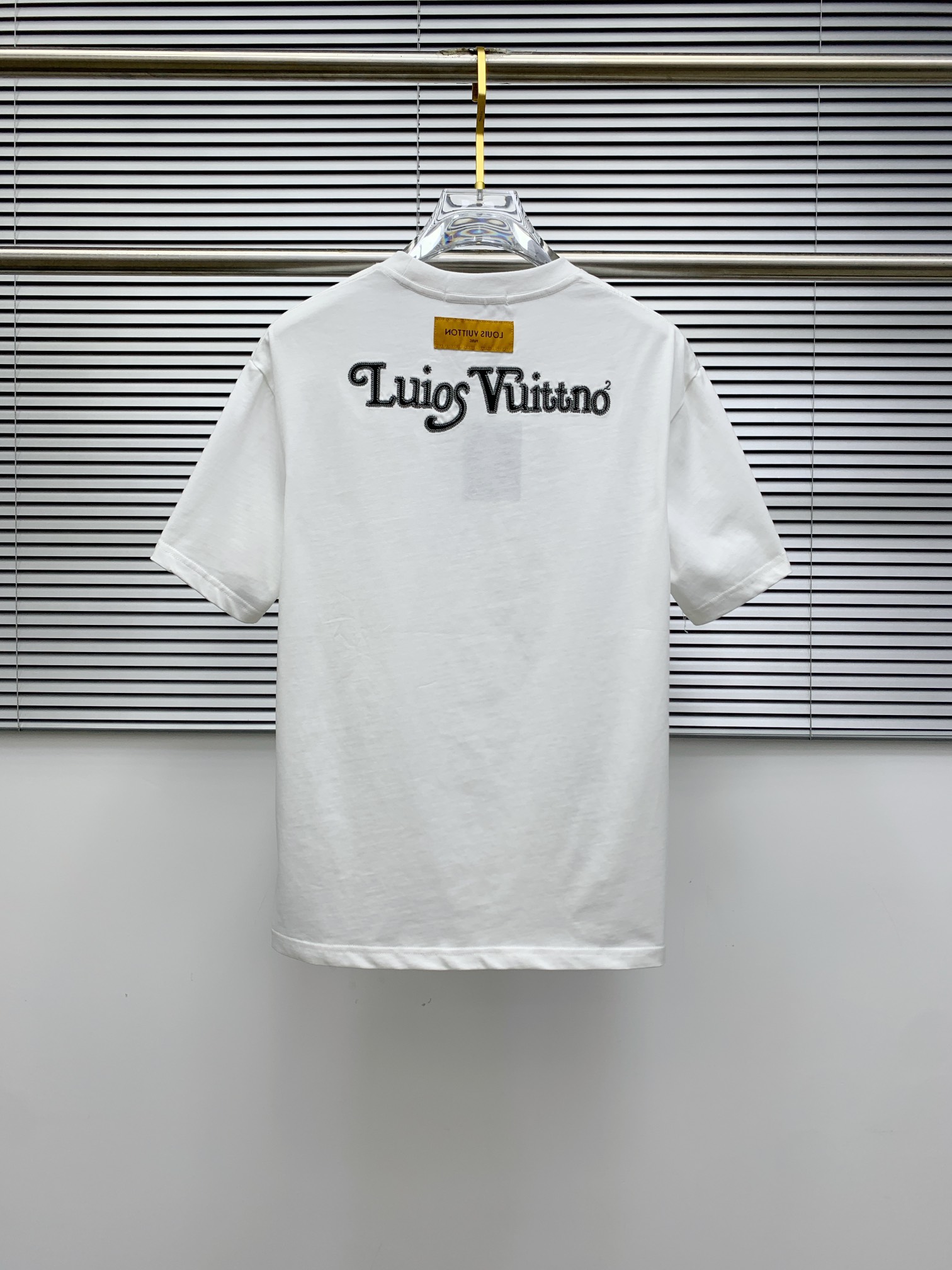 ssLV纯棉最新面料（最高版本）经典标识图案logo时尚简约潮流短袖，最顶级的品质专柜原单短袖，顶级制作