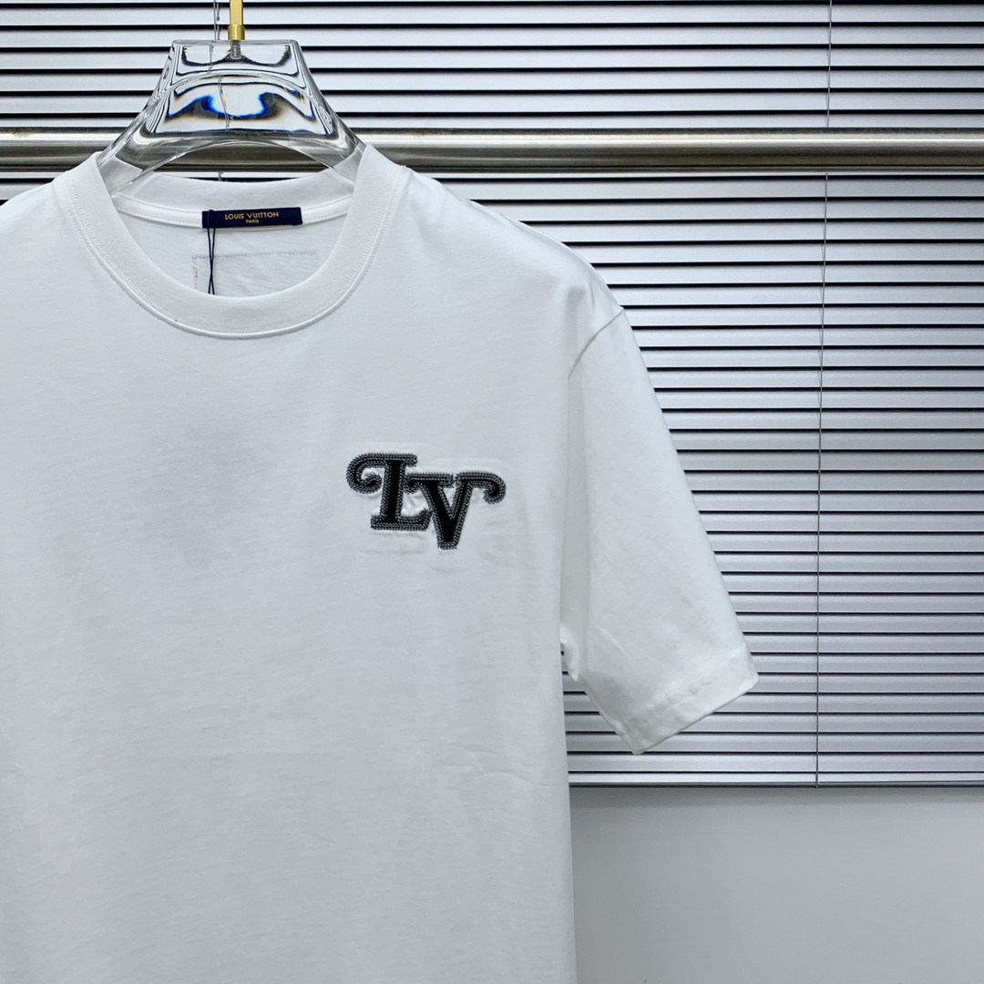 ssLV纯棉最新面料（最高版本）经典标识图案logo时尚简约潮流短袖，最顶级的品质专柜原单短袖，顶级制作