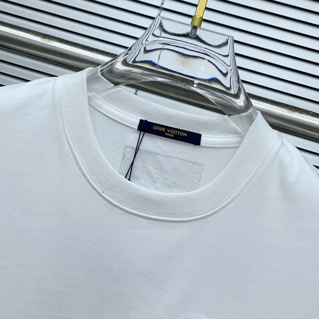 ssLV纯棉最新面料（最高版本）经典标识图案logo时尚简约潮流短袖，最顶级的品质专柜原单短袖，顶级制作