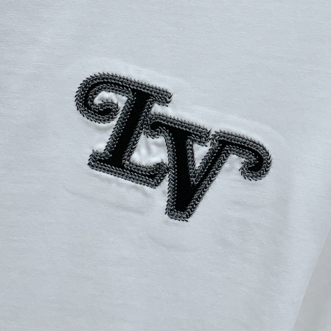 ssLV纯棉最新面料（最高版本）经典标识图案logo时尚简约潮流短袖，最顶级的品质专柜原单短袖，顶级制作