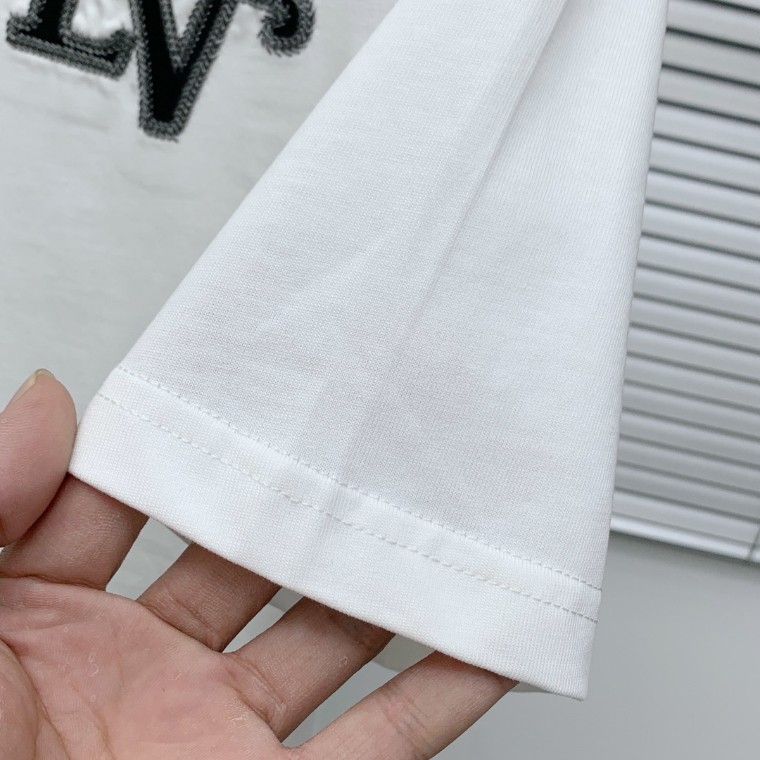 ssLV纯棉最新面料（最高版本）经典标识图案logo时尚简约潮流短袖，最顶级的品质专柜原单短袖，顶级制作