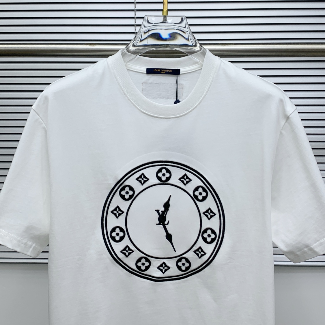 Louis Vuitton Logo Print Cotton T-Shirt - Classic & Stylish 3 i1740417395 6204 0