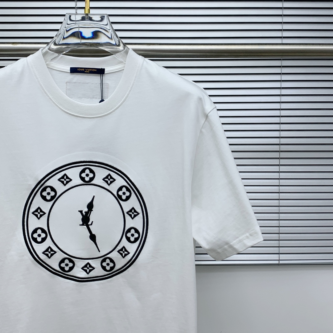 Louis Vuitton Logo Print Cotton T-Shirt - Classic & Stylish 5 i1740417395 8675 4