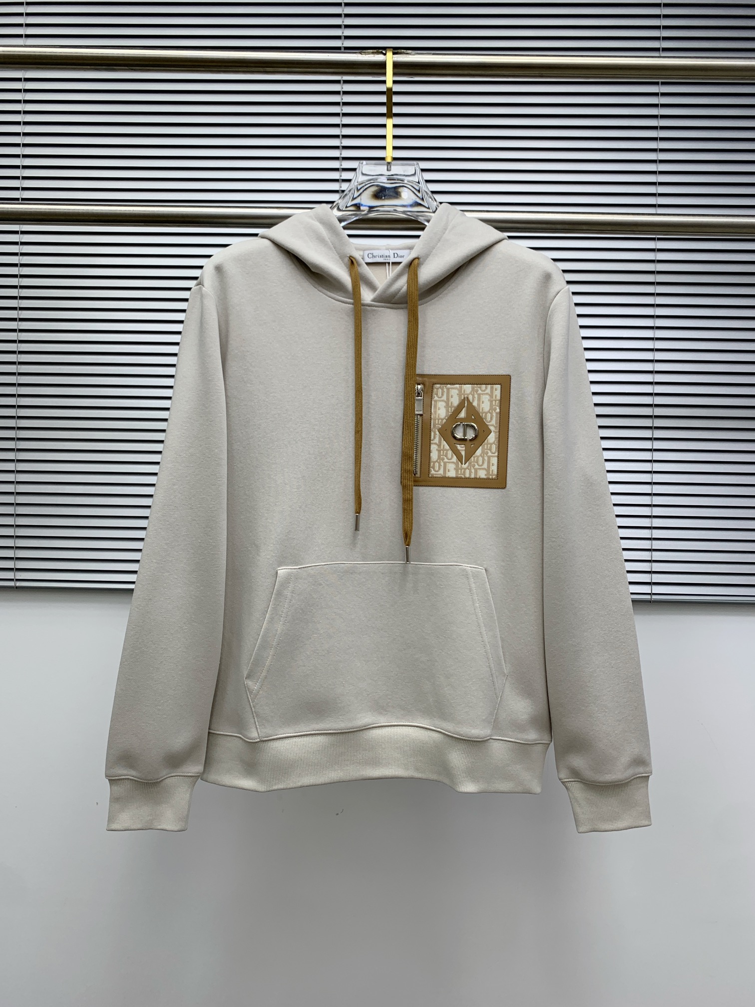 NO:128011,Dijia 2025 early autumn new model, top version, the latest hooded sweatshirt is exclusively available!  Original reproduction, exclusive design, super craftsmanship!  Extremely luxurious!  Excellent style!  Size M-3XL, Dior, hoodie, sweatshirts, hats, alexander wang19860909迪家 2025早秋新款 顶级版本 最新款连帽卫衣独家发售！原版复刻,独家设计,超强工艺！极其奢华！版型超赞！尺码M-3XL,,dior,hoodie,sweatshirts,hats,alexander wang,Men's clothing