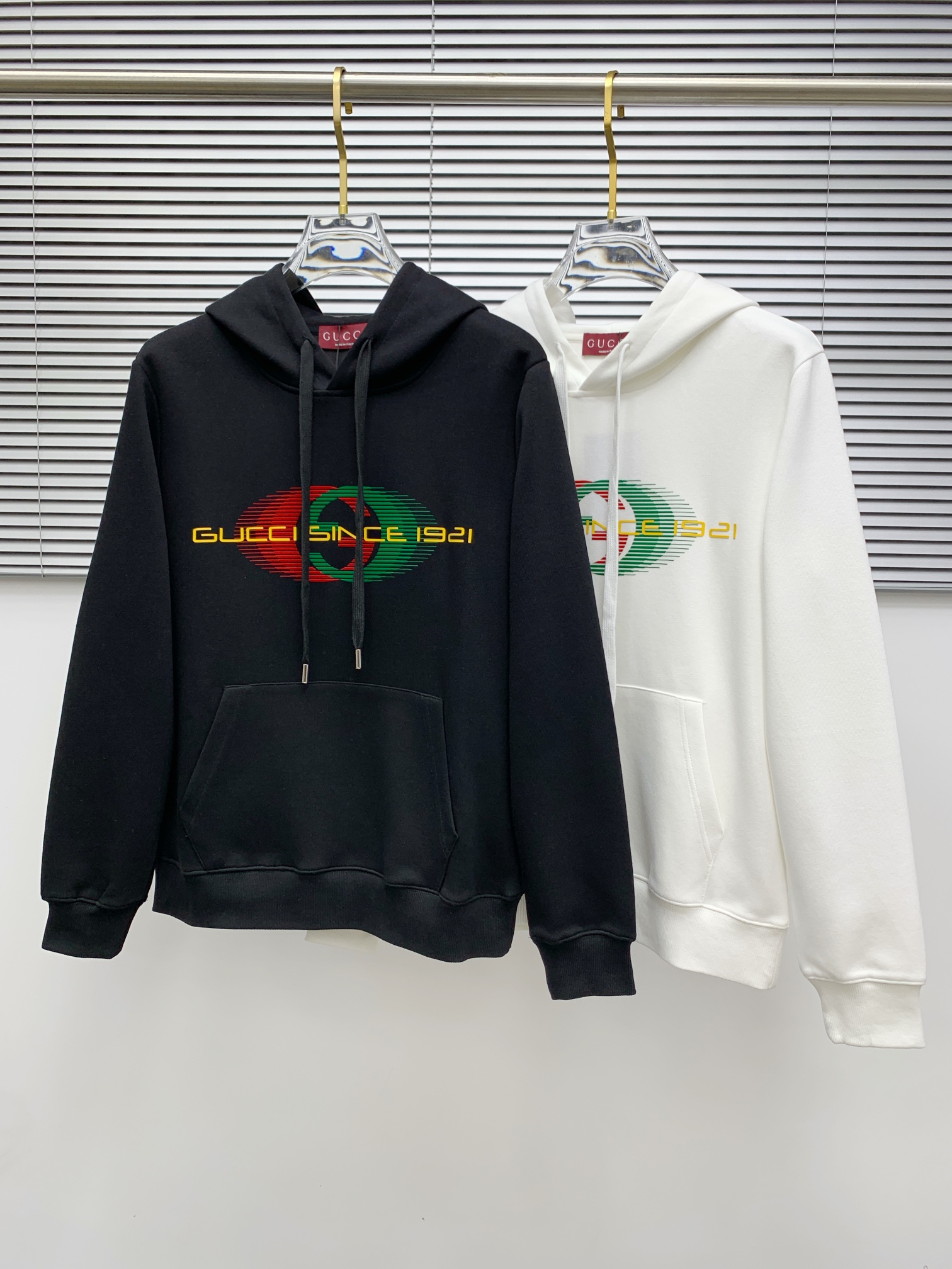 NO:128017,Gujia 2025 early autumn new model, top version, the latest hooded sweatshirt is exclusively available!  Original reproduction, exclusive design, super craftsmanship!  Extremely luxurious!  Excellent style!  Size M-3XL, gucci, hoodie, sweatshirts, hats, alexander wang19860909古家 2025早秋新款 顶级版本 最新款连帽卫衣独家发售！原版复刻,独家设计,超强工艺！极其奢华！版型超赞！尺码M-3XL,,gucci,hoodie,sweatshirts,hats,alexander wang,Men's clothing