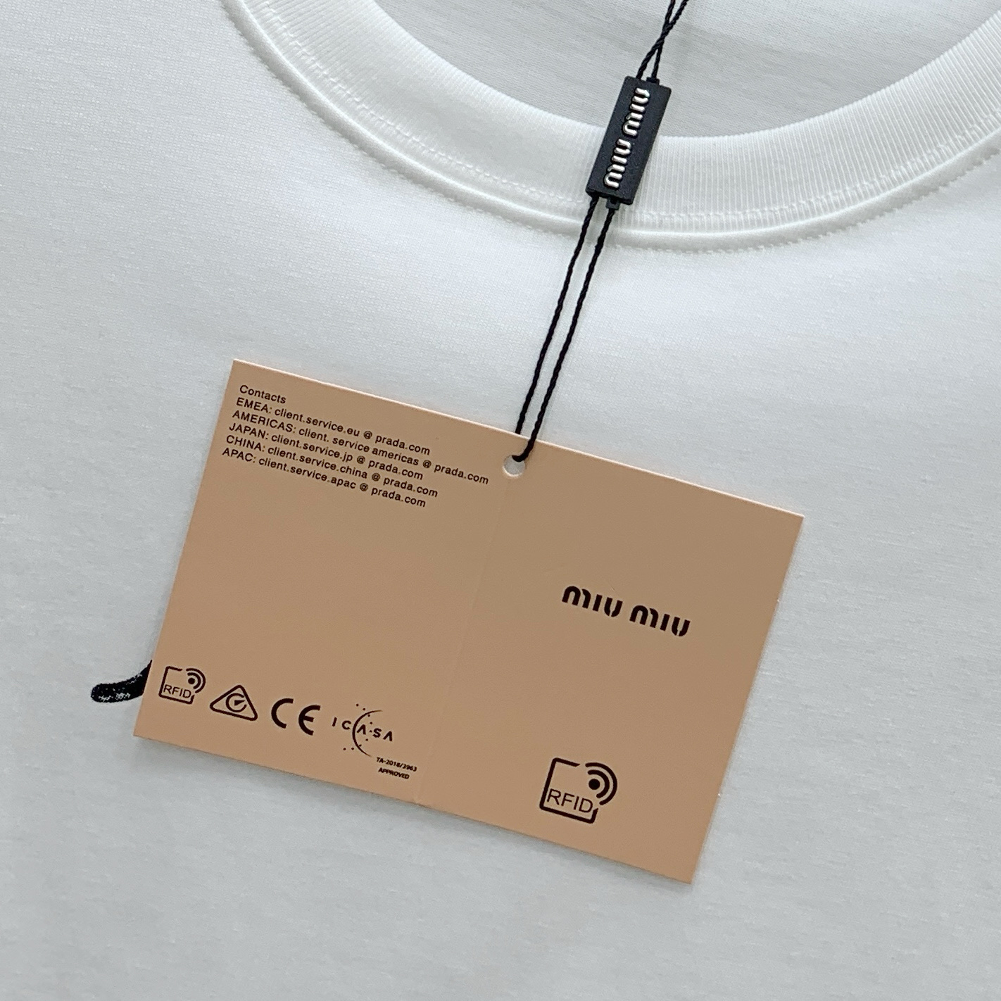 🌾ssmiumiu纯棉最新面料（最高版本）经典标识图案logo时尚简约潮流短袖，最顶级的品质专柜原单短袖