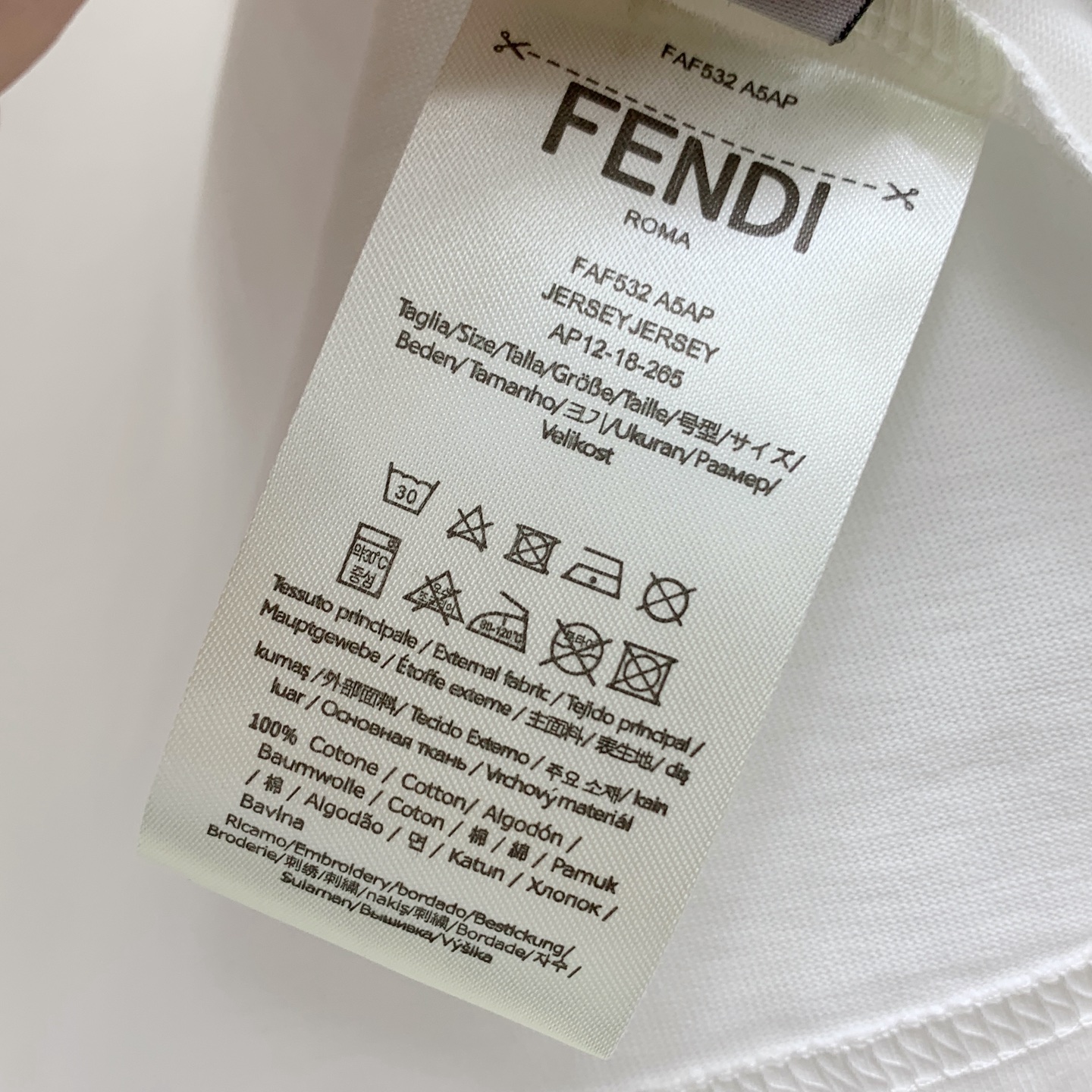 P调价⬇️。调价⬇️ （市场有仿版认准工艺和面料） 25ss芬迪纯棉最新面料（最高版本）经典标识图案lo