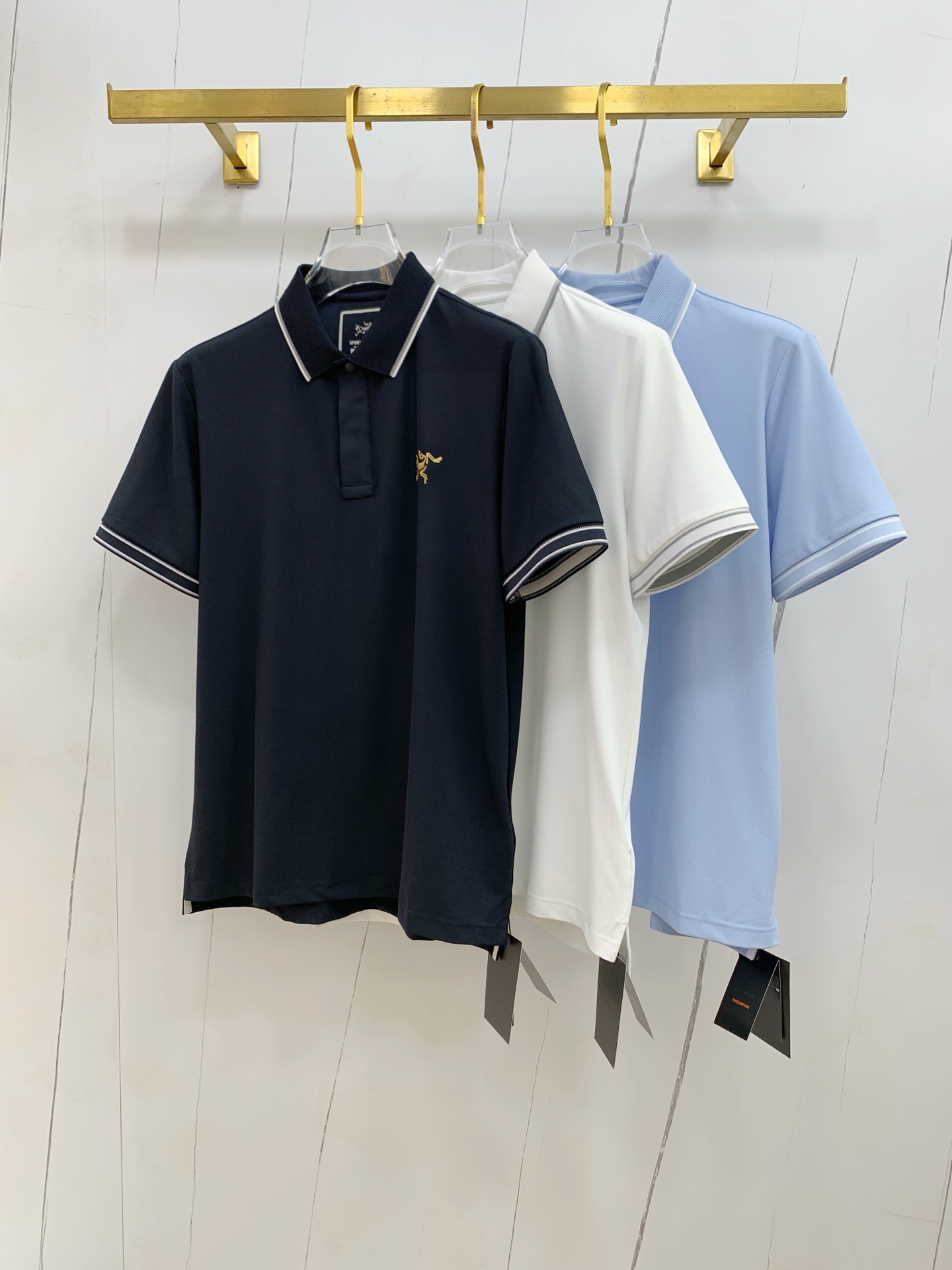 P始祖鸟25SS新款春夏短袖翻领T恤Polo，最高版本客供定制高端朱地面料简单时尚款，拼色螺纹超级好看！