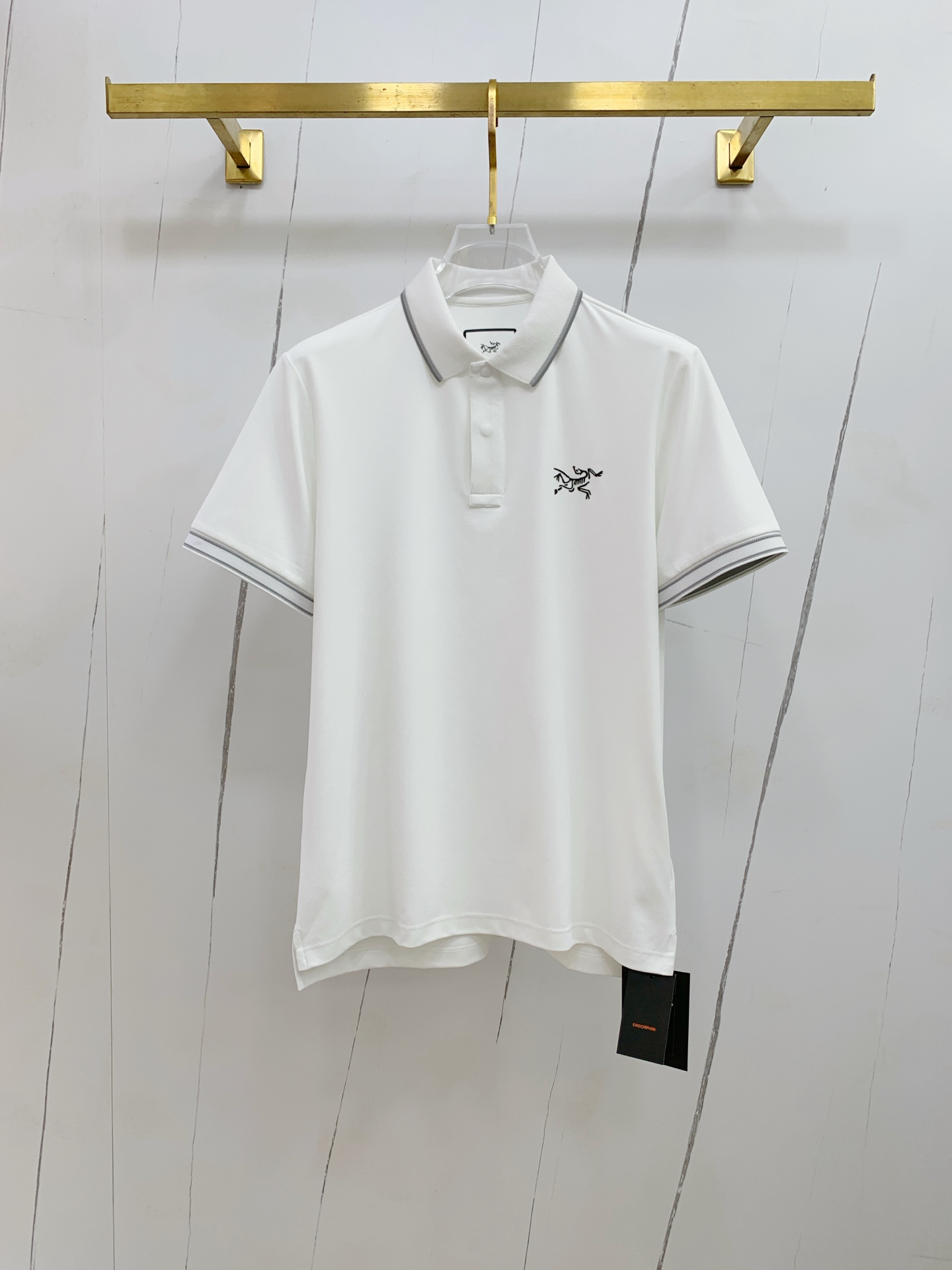 P始祖鸟25SS新款春夏短袖翻领T恤Polo，最高版本客供定制高端朱地面料简单时尚款，拼色螺纹超级好看！