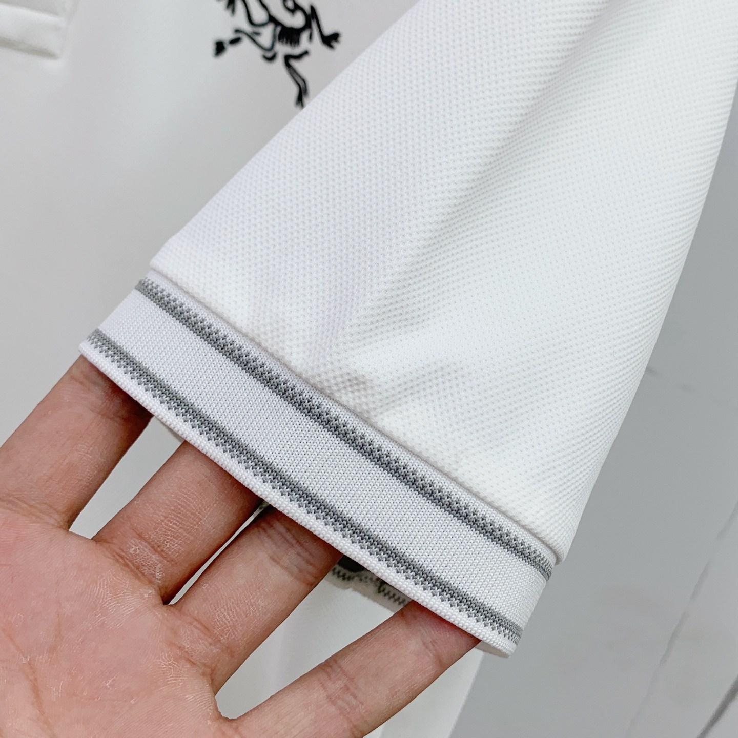P始祖鸟25SS新款春夏短袖翻领T恤Polo，最高版本客供定制高端朱地面料简单时尚款，拼色螺纹超级好看！
