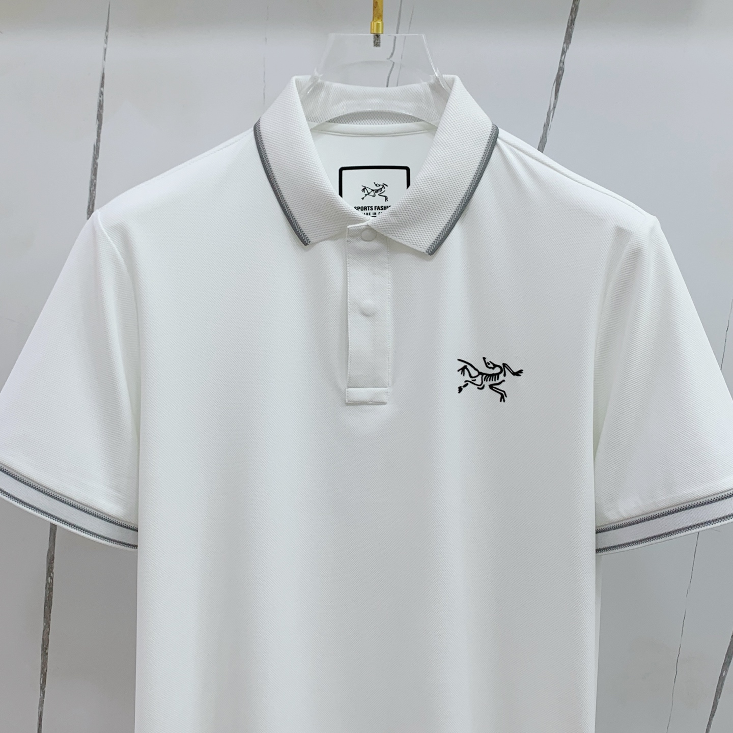 P始祖鸟25SS新款春夏短袖翻领T恤Polo，最高版本客供定制高端朱地面料简单时尚款，拼色螺纹超级好看！