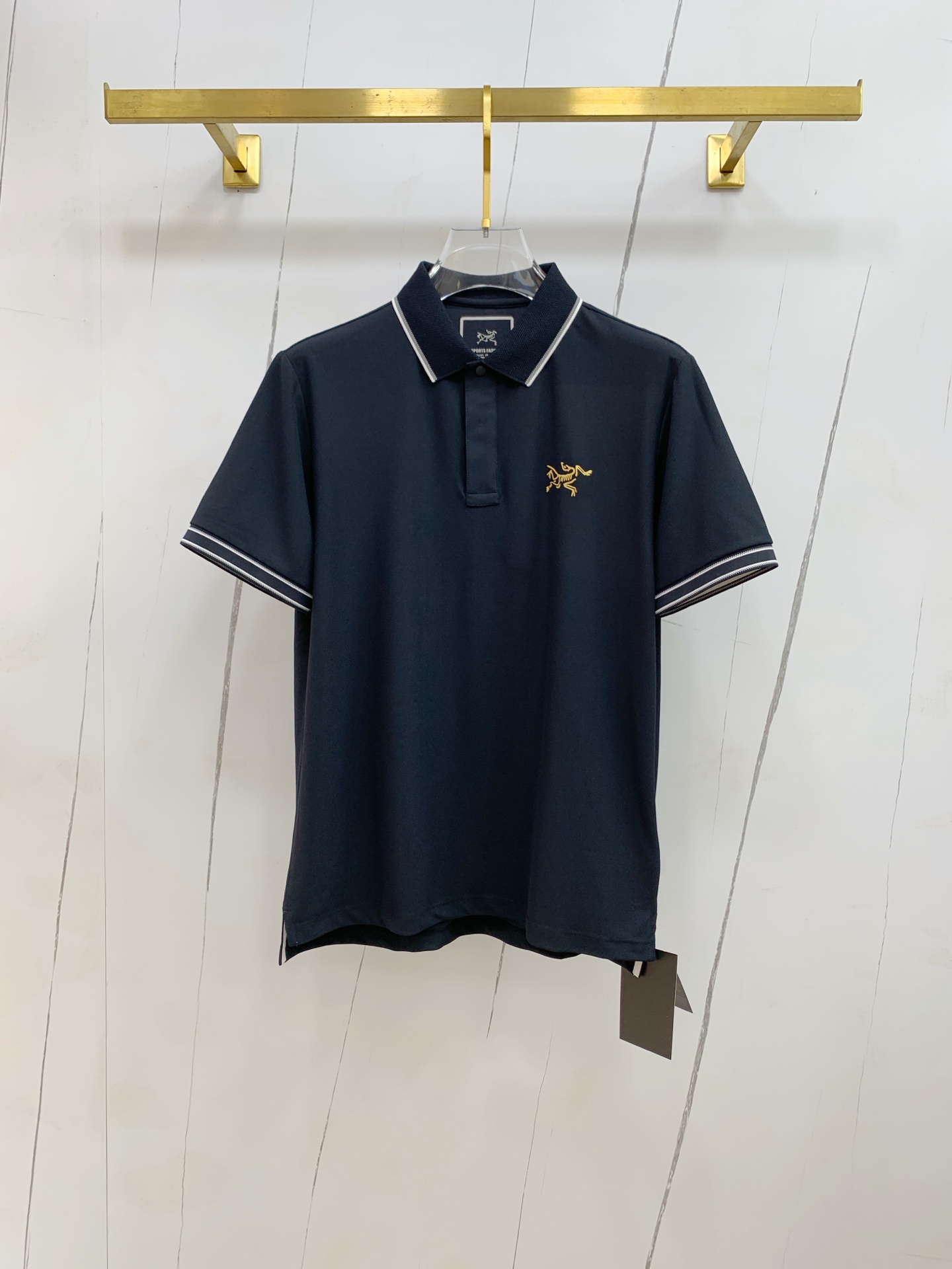 P始祖鸟25SS新款春夏短袖翻领T恤Polo，最高版本客供定制高端朱地面料简单时尚款，拼色螺纹超级好看！