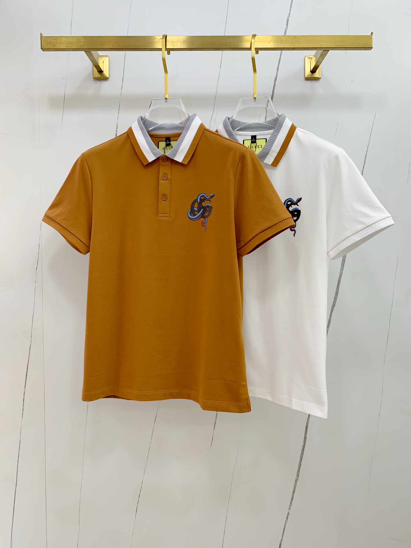 P古驰25SS新款春夏短袖翻领T恤Polo，最高版本客供定制高端朱地面料简单时尚款，拼色螺纹超级好看！经
