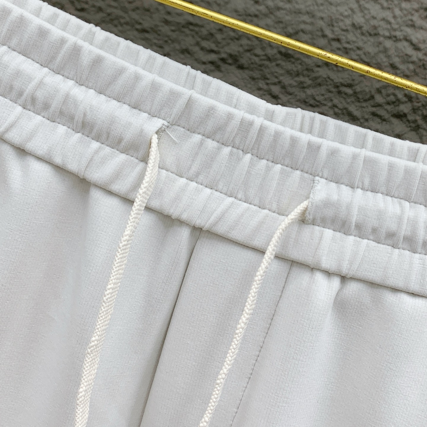 “Spring/Summer Re-emergence: Stylish High-Quality Fashion Pants with Custom Options” - 图片 4