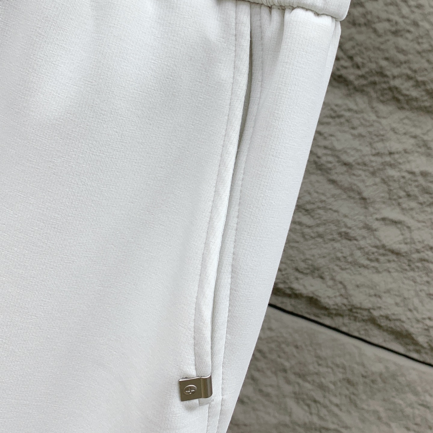 “Spring/Summer Re-emergence: Stylish High-Quality Fashion Pants with Custom Options” - 图片 5
