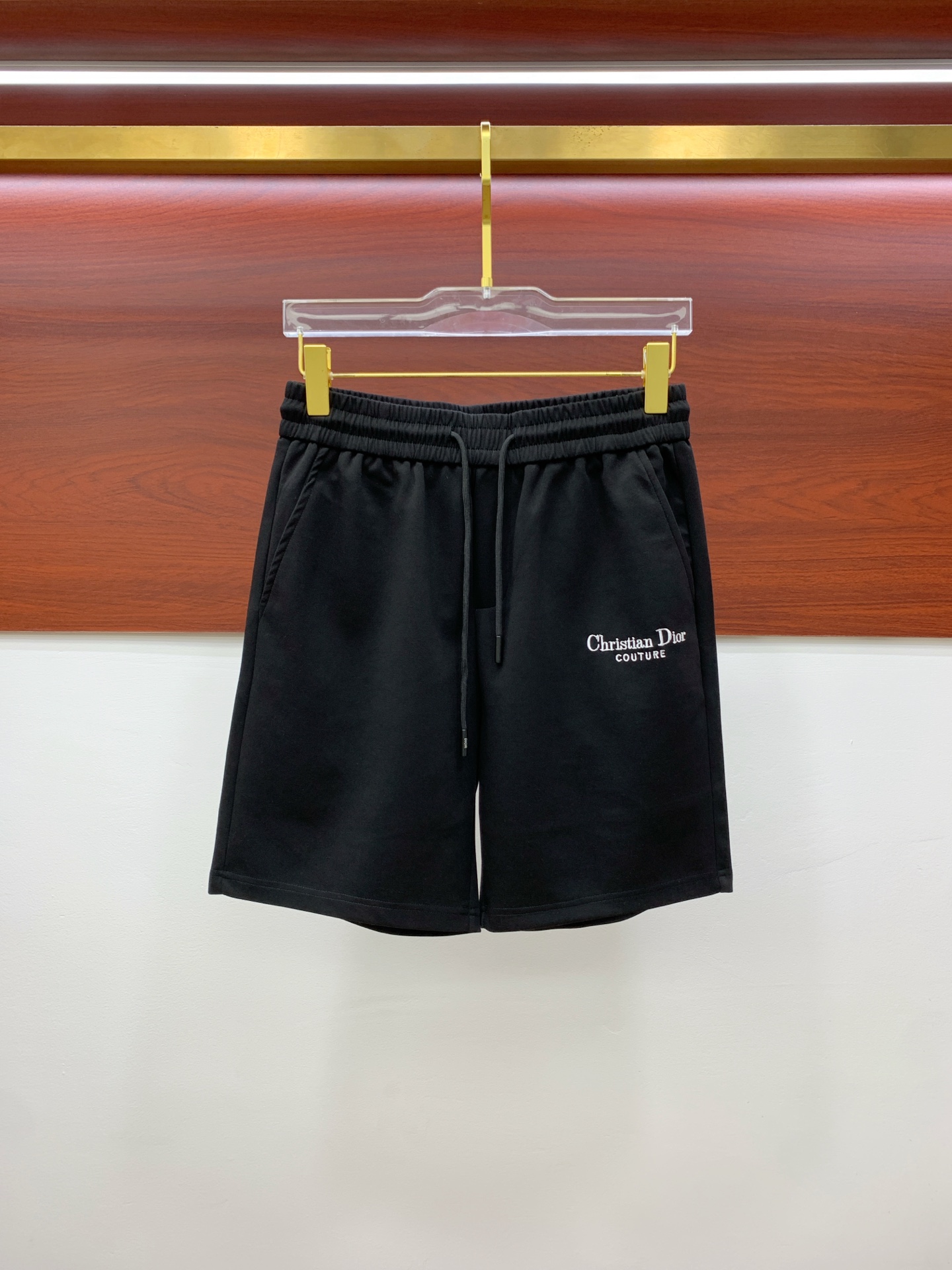 NO:138020,Dior 2025 spring and summer new men's casual shorts, high-end products are simple, fashionable and generous, customized original imported fabrics, simple, neat and refreshing, the quality workmanship details can withstand any form of inspection, simple, generous and versatile, elegant and handsome, and a brand new visual feeling!  He has invincible appearance, excellent details, and is not picky about others!  Code number M-3xL, dior, shorts, alexander wang19860909迪奥 2025春夏新款男士休闲短裤 高端货简洁时尚大方 定制原版进口面料 简洁利落又清爽 品质做工细节经得起任何形式检验简约大方百搭款 上身优雅帅气,焕然一新的即视感！品相无敌,细节都很到位,上身不挑人！ 码数M-3xL,,dior,shorts,alexander wang,Men's clothing