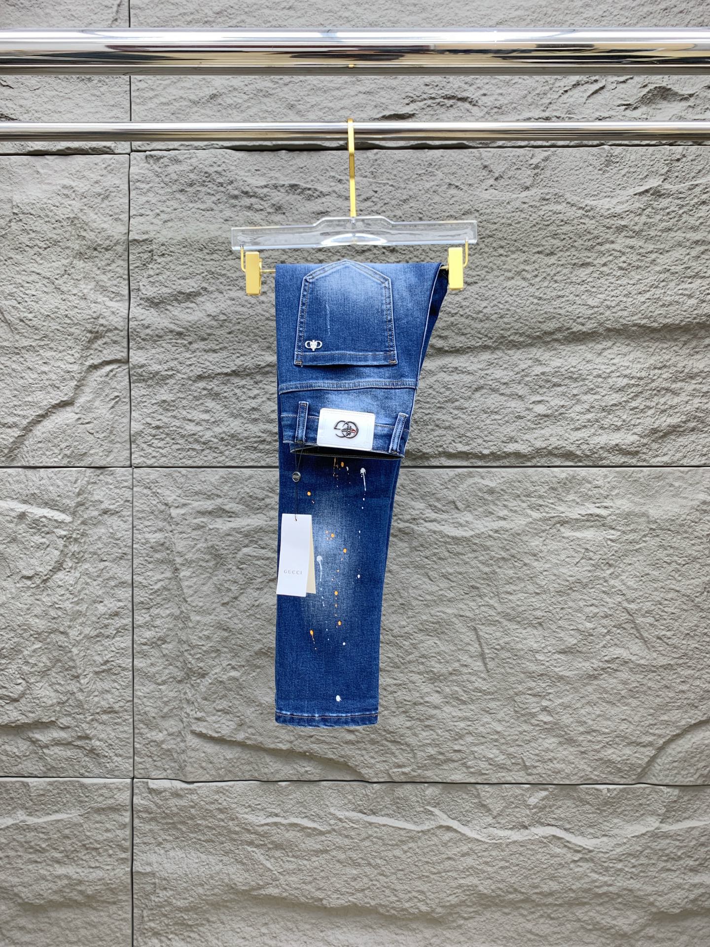 NO:153299,Gucci [New Product] is available for high-end exclusive sale. The 25SS four-season super-burning street-explosion series is the most exclusive and grandly launched. Original custom high-end quality fabric, customized hardware style slim-fitting tailoring, fabric with elasticity, micro-elastic upper body comfort, a must-have item!  Counter size 29-38 (no 35 no 37), gucci, jeans, alexander wang19860909古驰【新品】高端独家发售 25SS四季款超燃炸街系列之最牛仔裤 独家隆重推出 原版定制高端品质面料 定制五金版型修身剪裁 面料带弹力 微弹上身舒适度超高 必爆单品！专柜尺码29-38（无35无37）,,gucci,jeans,alexander wang,Men's clothing