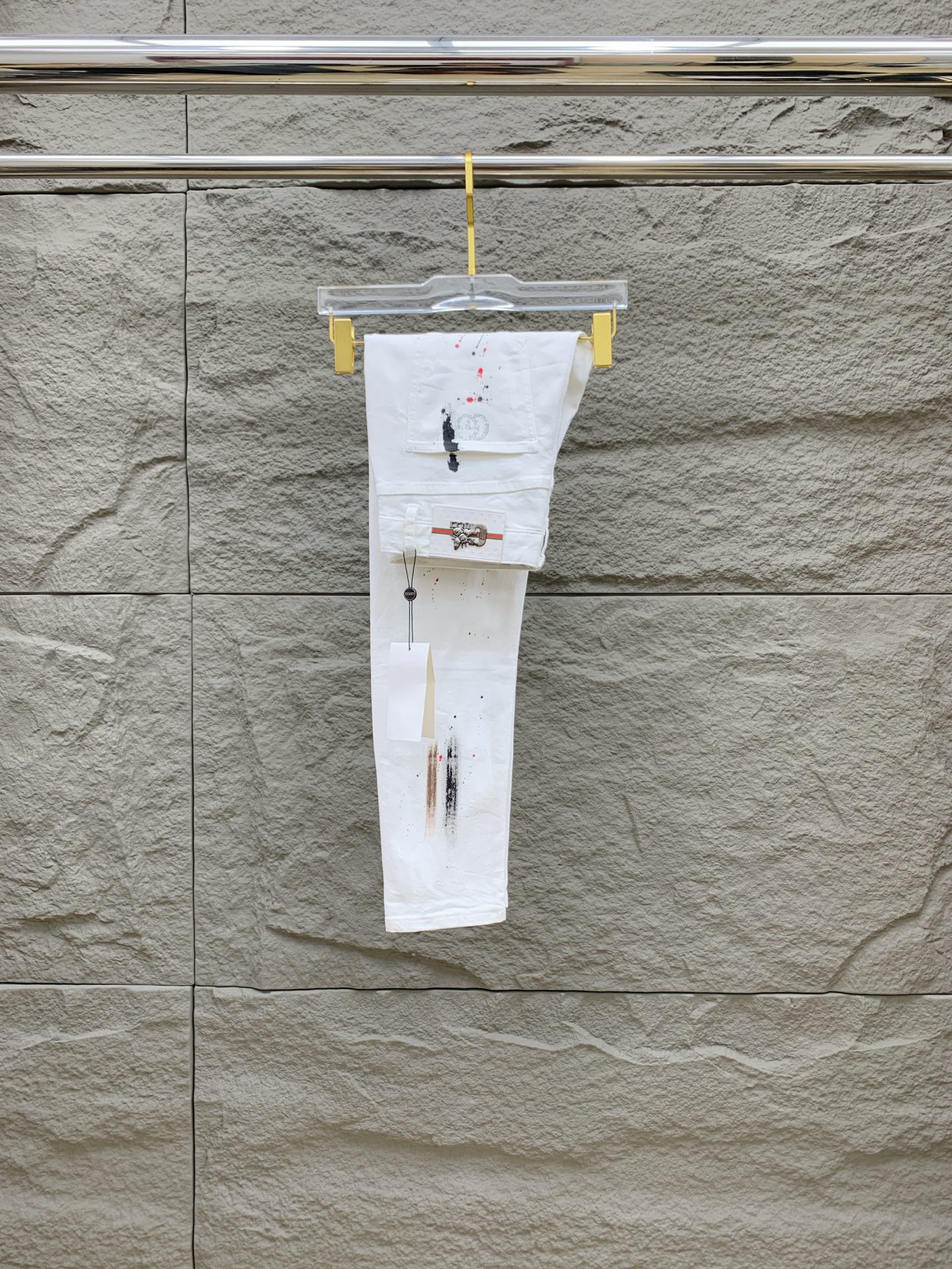 NO:153308,Gucci [New Product] is available for high-end exclusive sale. The 25SS four-season super-burning street-explosion series is the most exclusive and grandly launched. Original custom high-end quality fabric, customized hardware style slim-fitting tailoring, fabric with elasticity, micro-elastic upper body comfort, a must-have item!  Counter size 29-38 (no 35 no 37), gucci, jeans, alexander wang19860909古驰【新品】高端独家发售 25SS四季款超燃炸街系列之最牛仔裤 独家隆重推出 原版定制高端品质面料 定制五金版型修身剪裁 面料带弹力 微弹上身舒适度超高 必爆单品！专柜尺码29-38（无35无37）,,gucci,jeans,alexander wang,Men's clothing