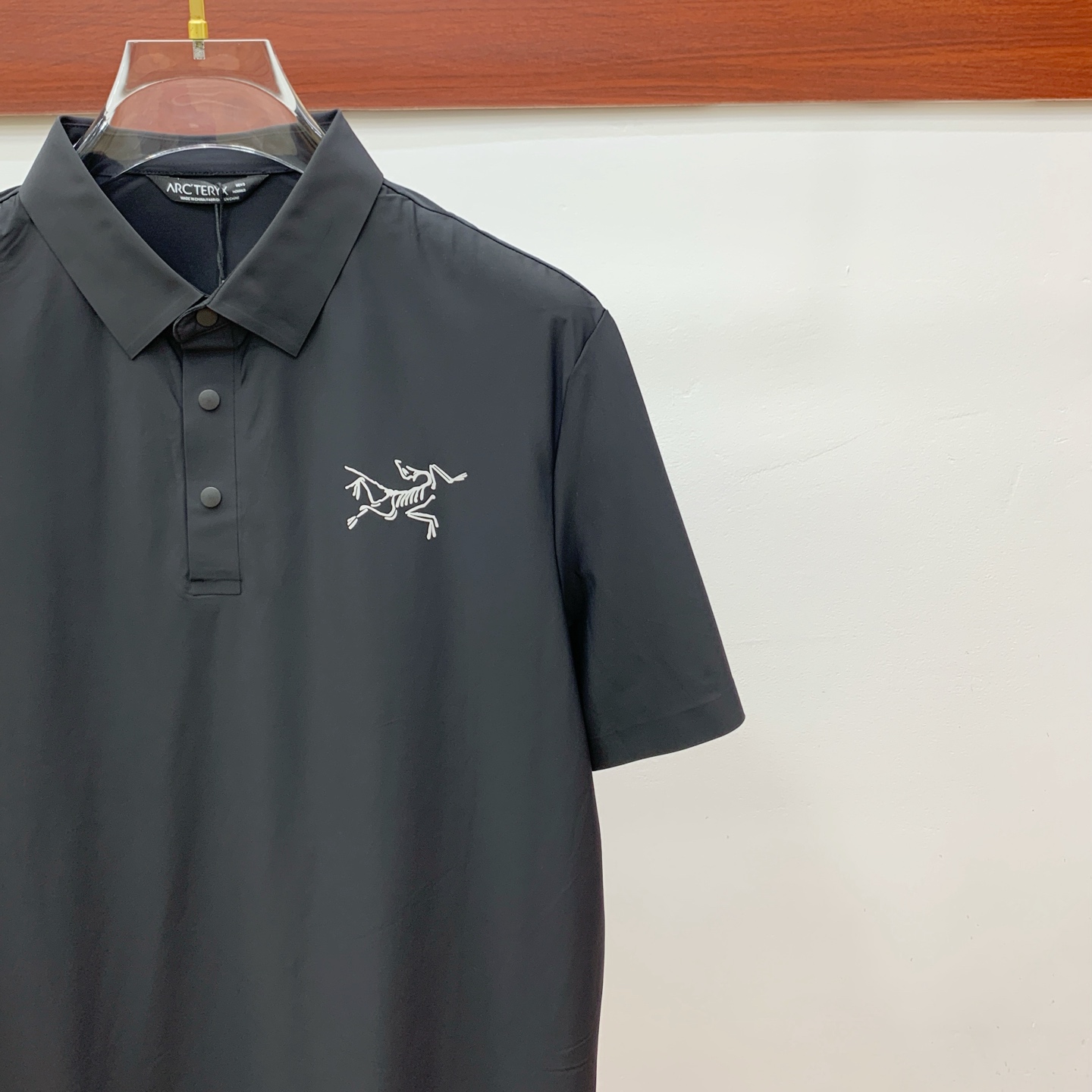 Arc'teryx Polo de Manga Corta con Logo Reflectante y Cuello Solapa 5 i1746210136339 9547 0 3