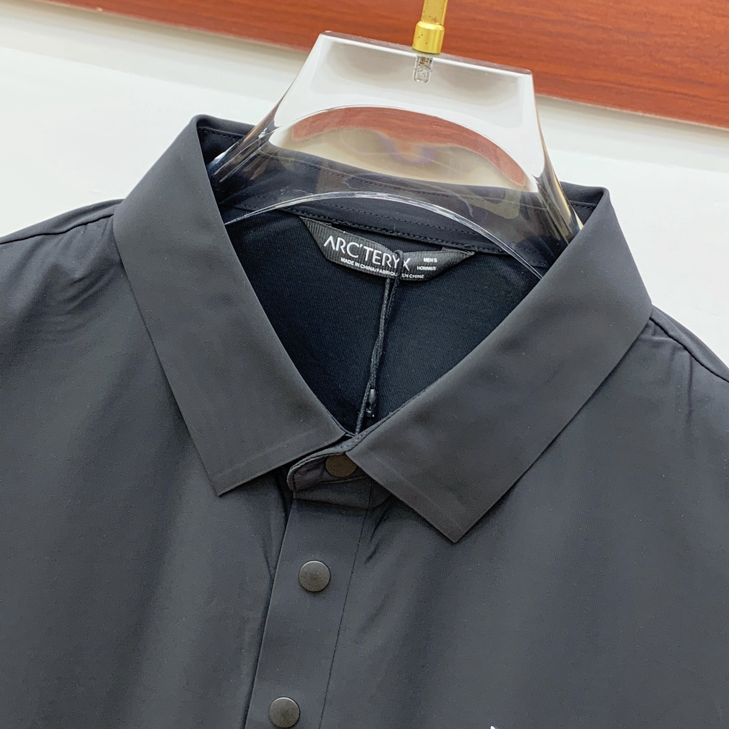 Arc'teryx Polo de Manga Corta con Logo Reflectante y Cuello Solapa 6 i1746210136341 479 0 4