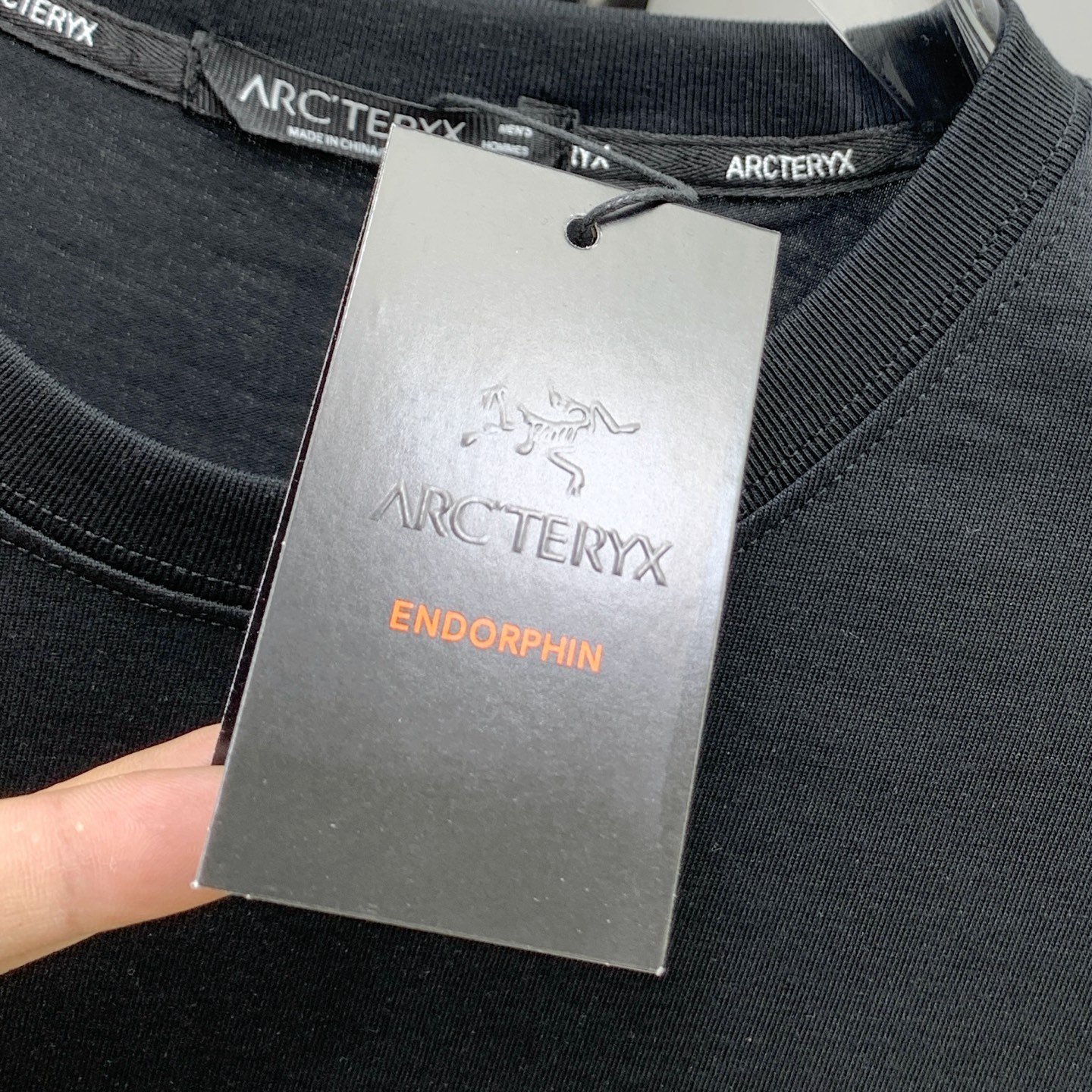 P始祖鸟2025夏季新款短袖T恤，个性艺术系列全网独家首发 百搭款细节处理完美纯棉面料十分精致 原版面料