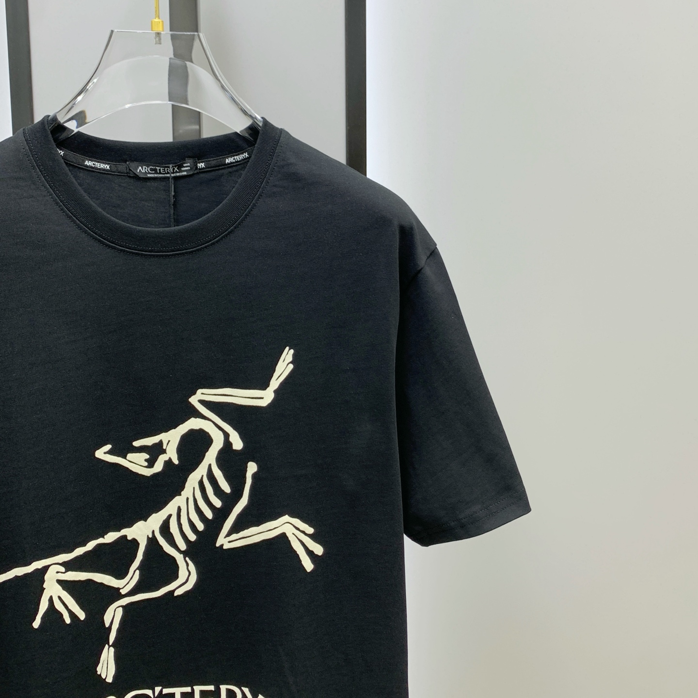 P始祖鸟2025夏季新款短袖T恤，个性艺术系列全网独家首发 百搭款细节处理完美纯棉面料十分精致 原版面料