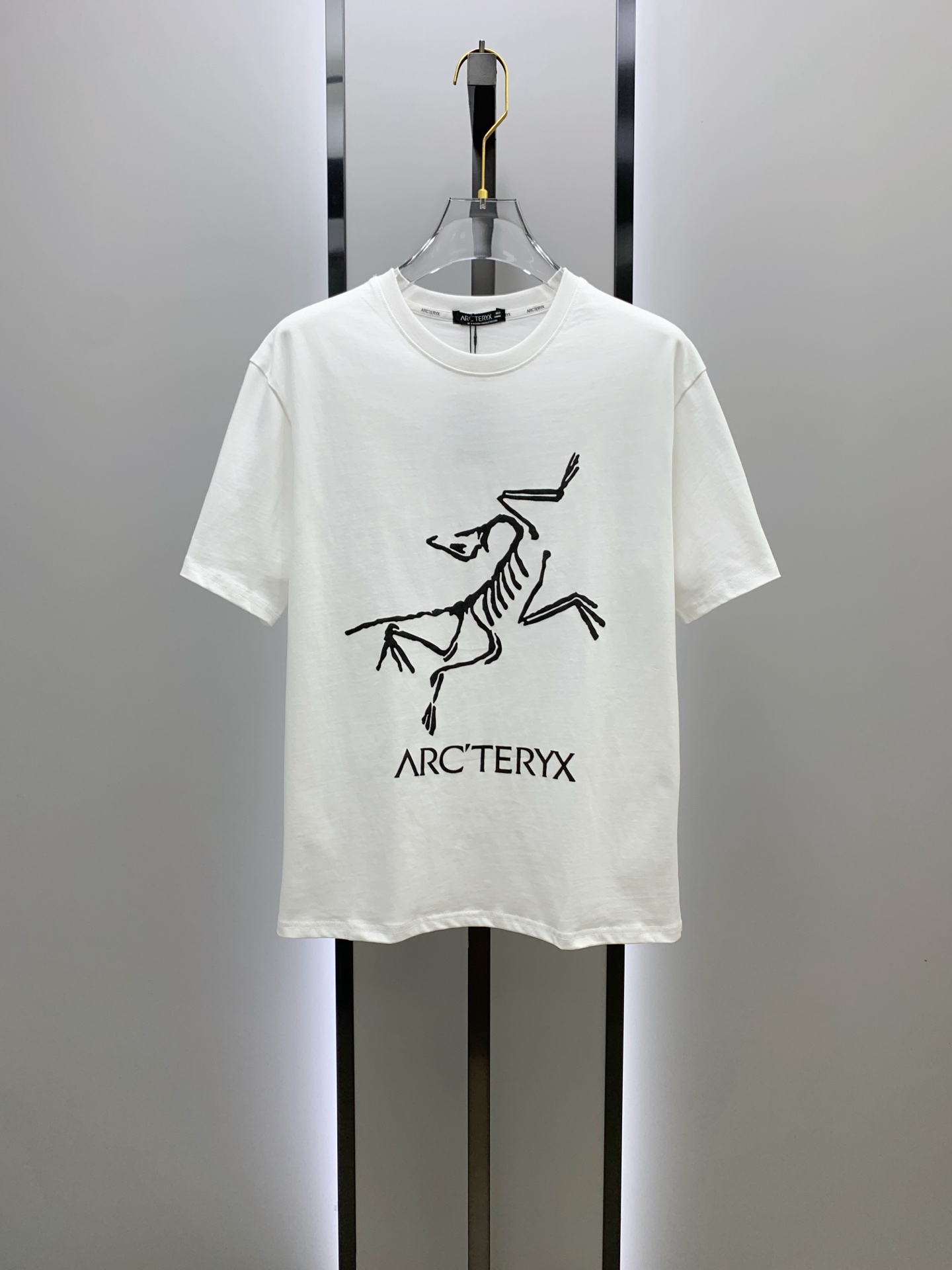 P始祖鸟2025夏季新款短袖T恤，个性艺术系列全网独家首发 百搭款细节处理完美纯棉面料十分精致 原版面料