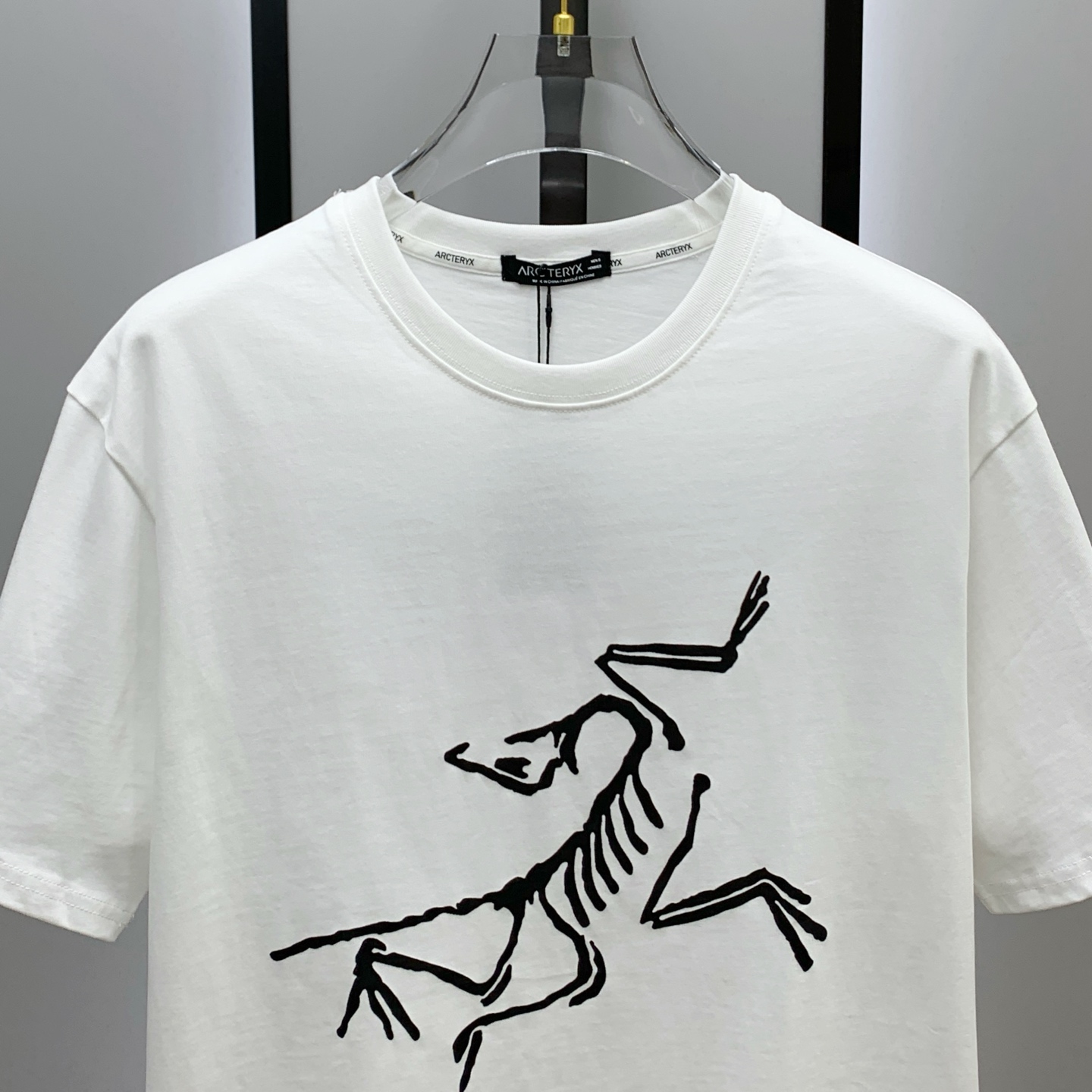 P始祖鸟2025夏季新款短袖T恤，个性艺术系列全网独家首发 百搭款细节处理完美纯棉面料十分精致 原版面料