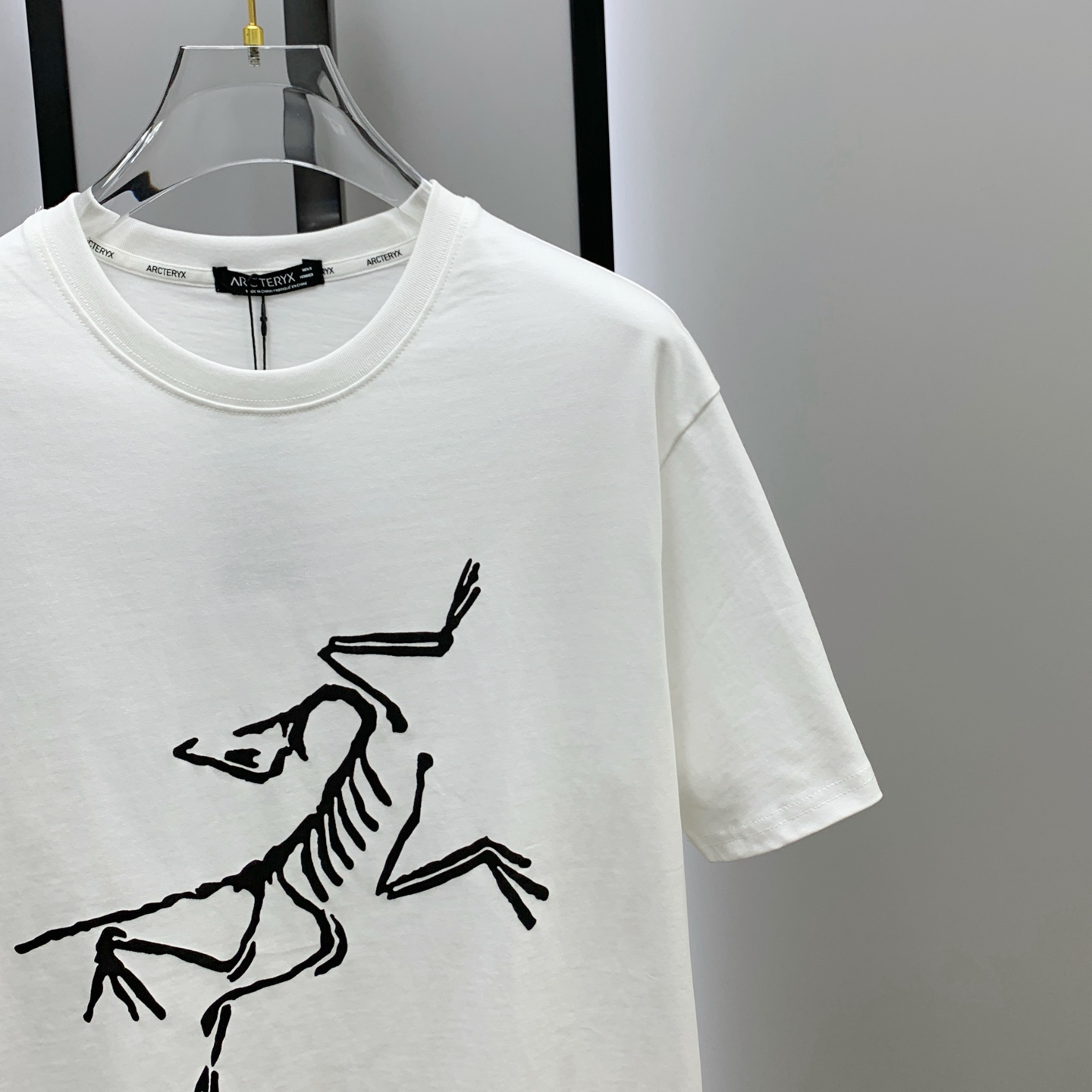 P始祖鸟2025夏季新款短袖T恤，个性艺术系列全网独家首发 百搭款细节处理完美纯棉面料十分精致 原版面料