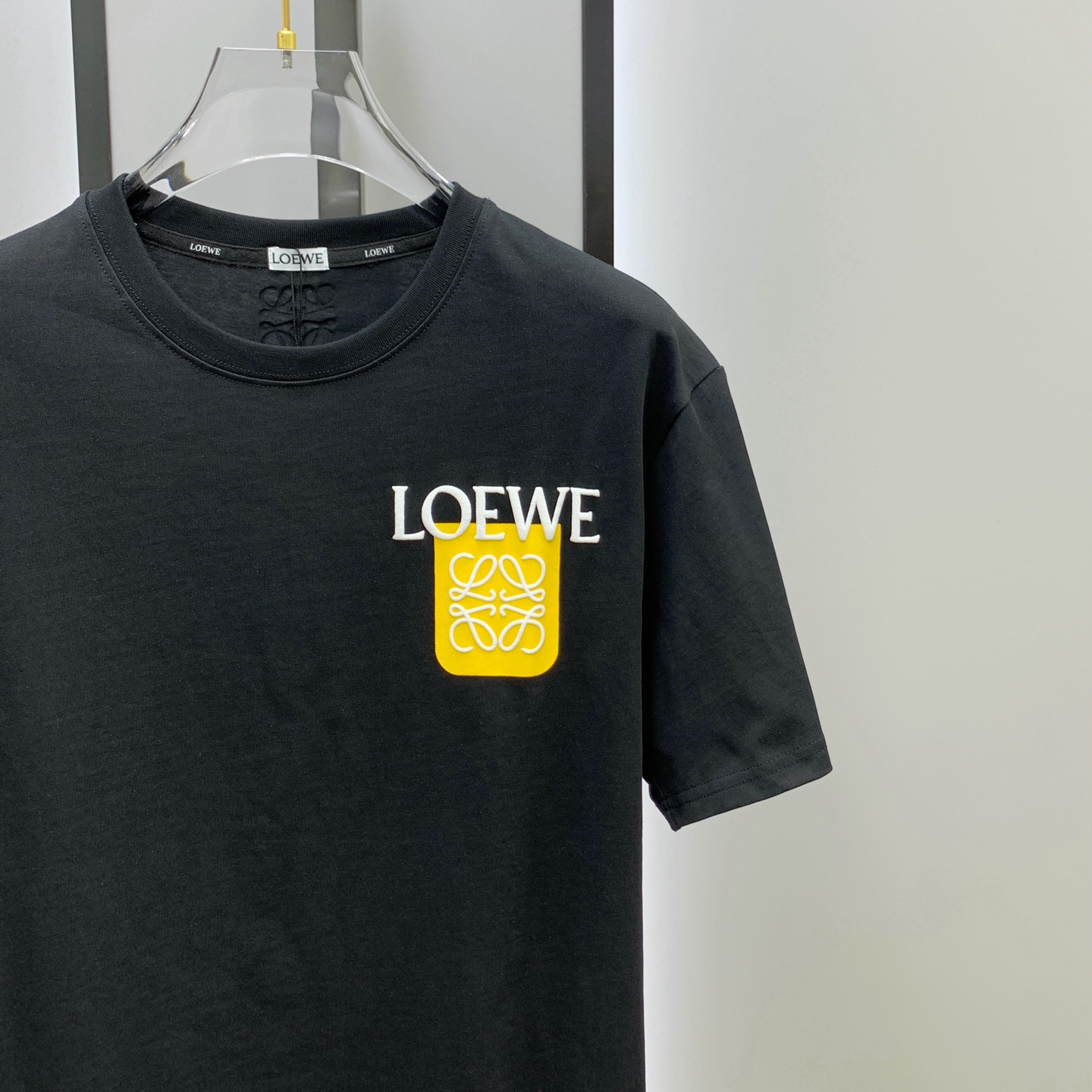 P罗意威2025夏季新款短袖T恤，个性艺术系列全网独家首发 百搭款细节处理完美纯棉面料十分精致 原版面料