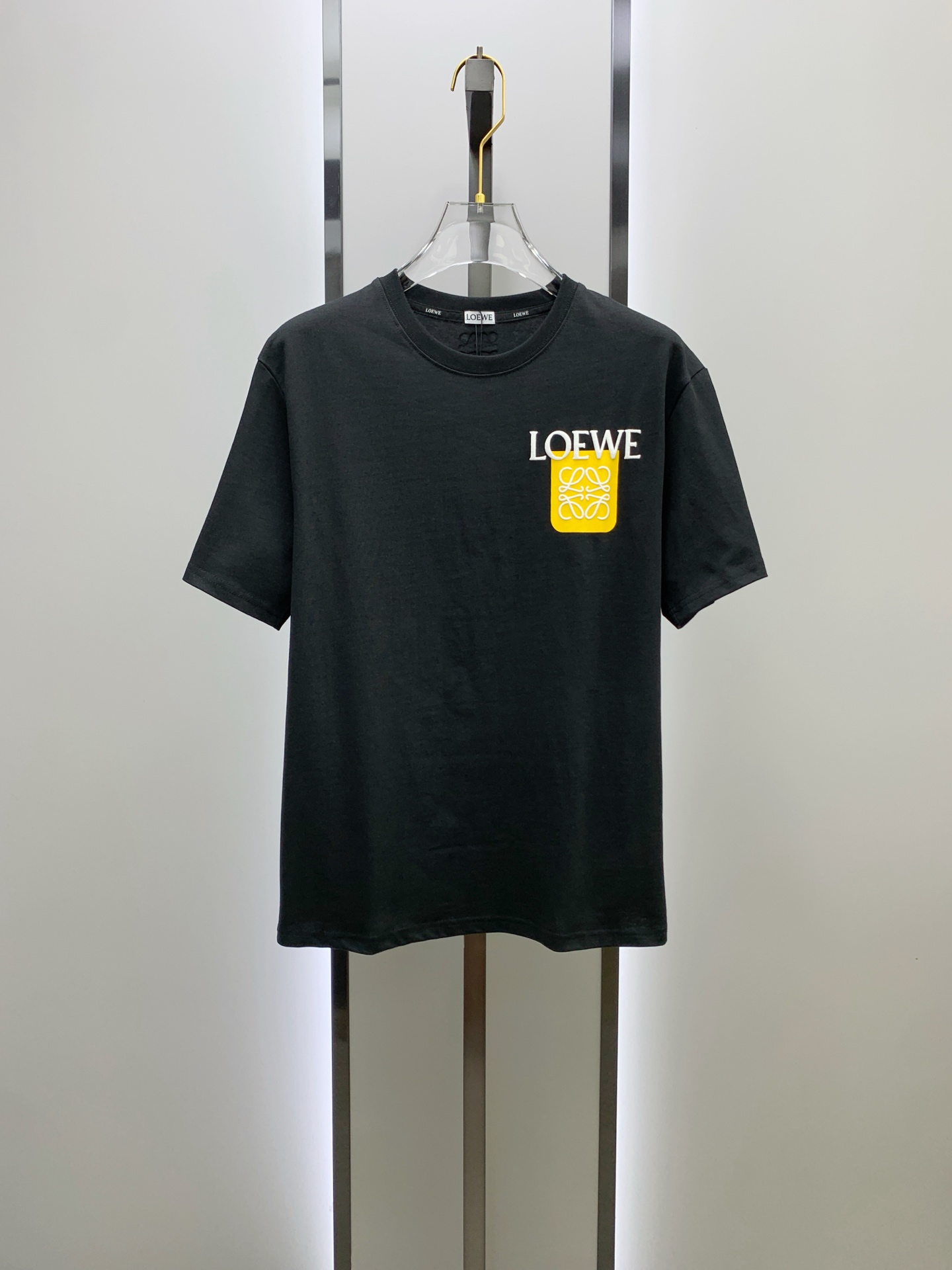 P罗意威2025夏季新款短袖T恤，个性艺术系列全网独家首发 百搭款细节处理完美纯棉面料十分精致 原版面料