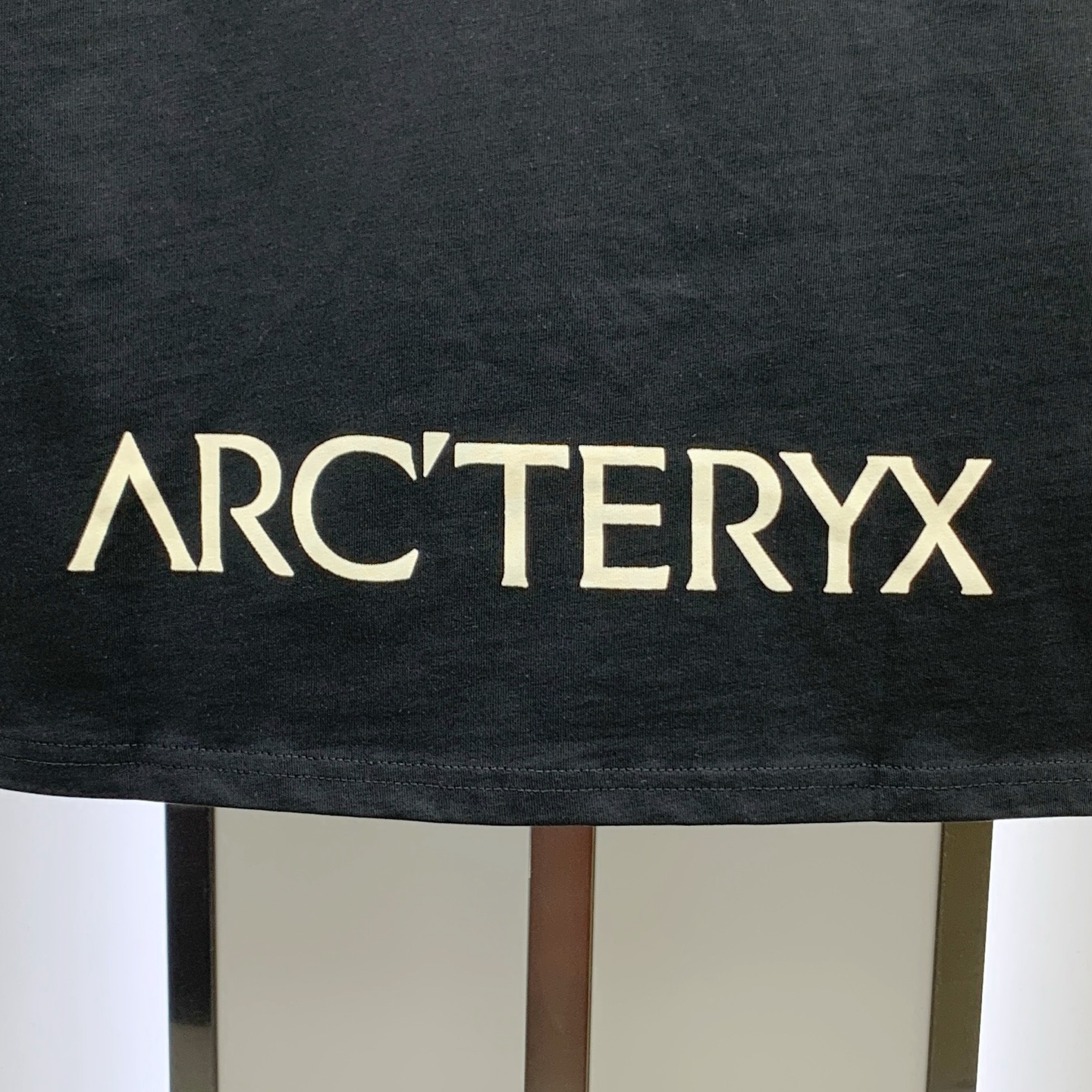 P始祖鸟2025夏季新款短袖T恤，个性艺术系列全网独家首发 百搭款细节处理完美纯棉面料十分精致 原版面料