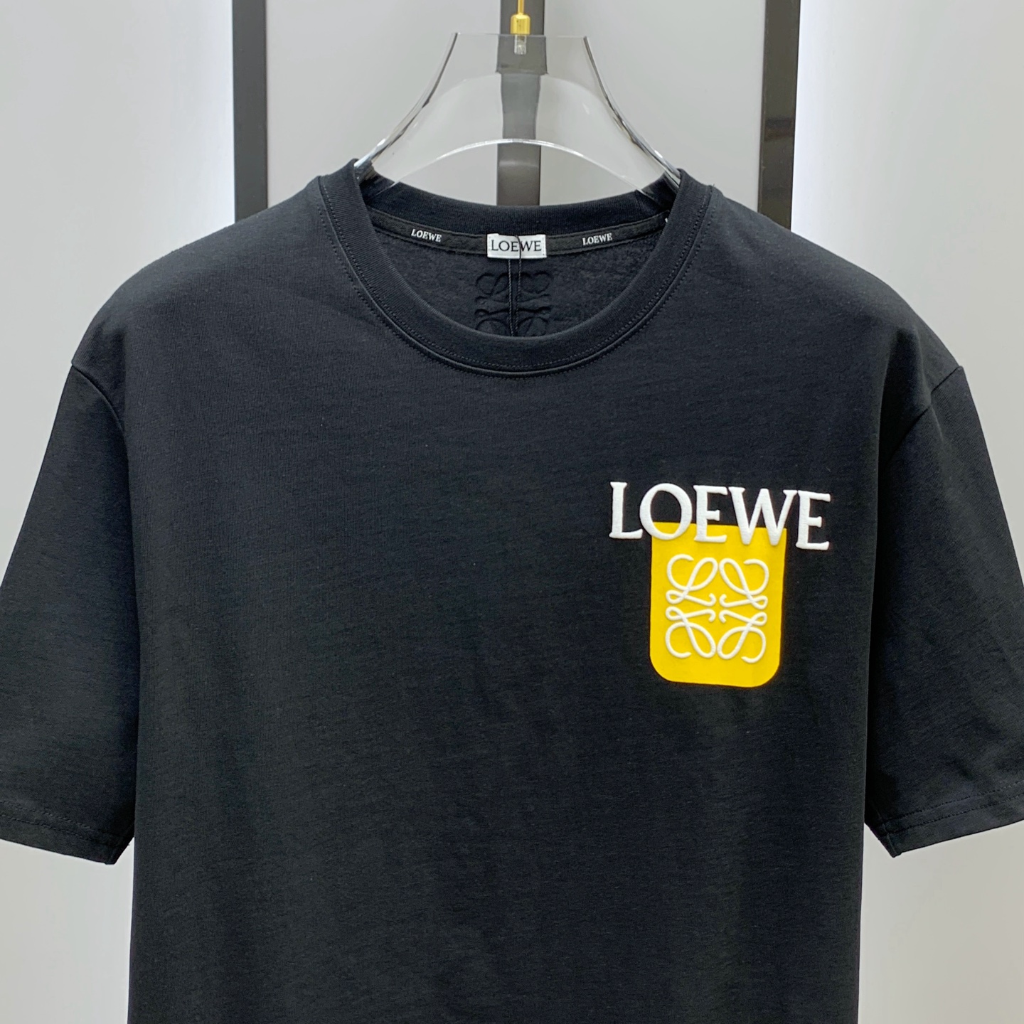 P罗意威2025夏季新款短袖T恤，个性艺术系列全网独家首发 百搭款细节处理完美纯棉面料十分精致 原版面料